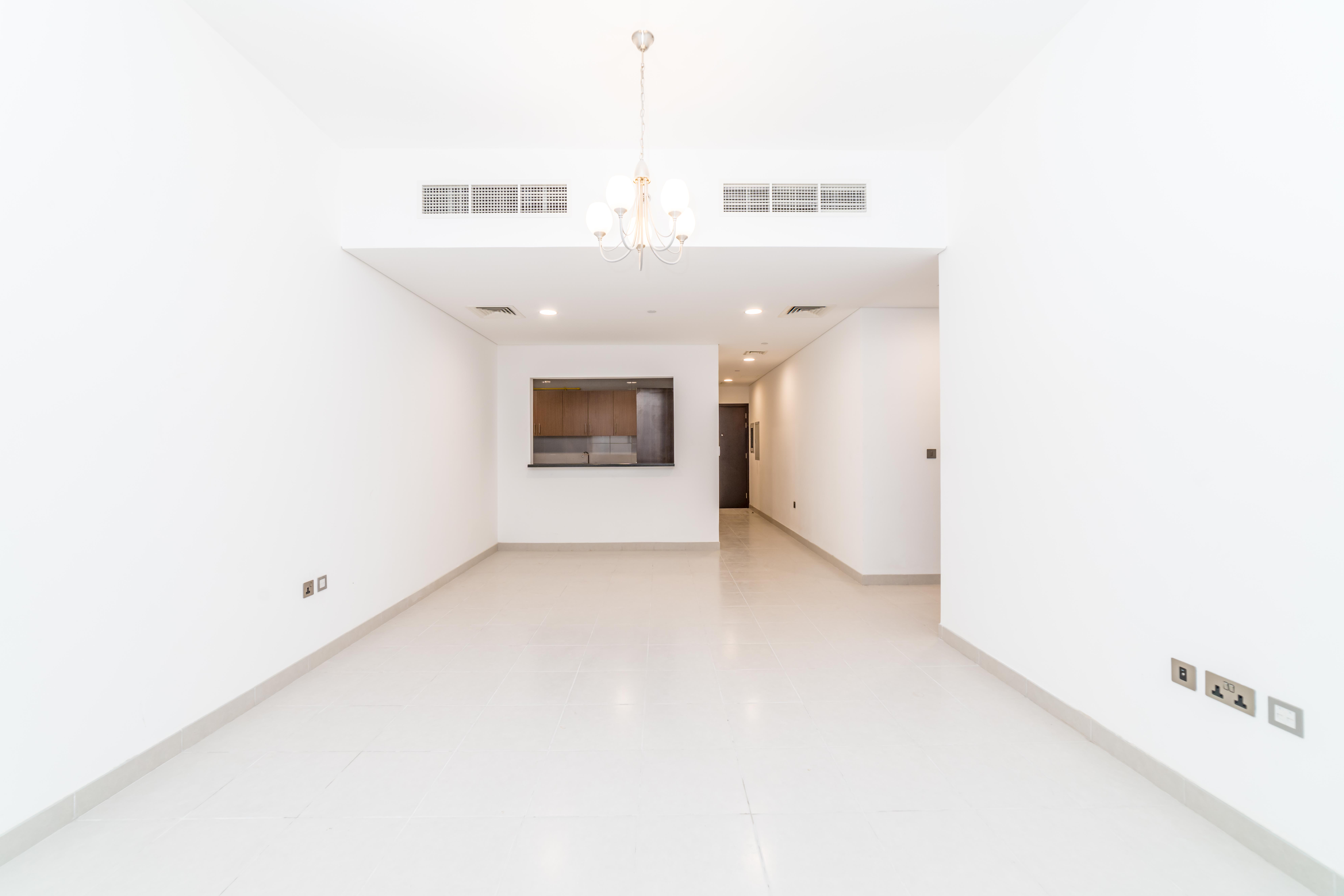 SPACIOUS LAYOUT WITH 0% COMMISSION