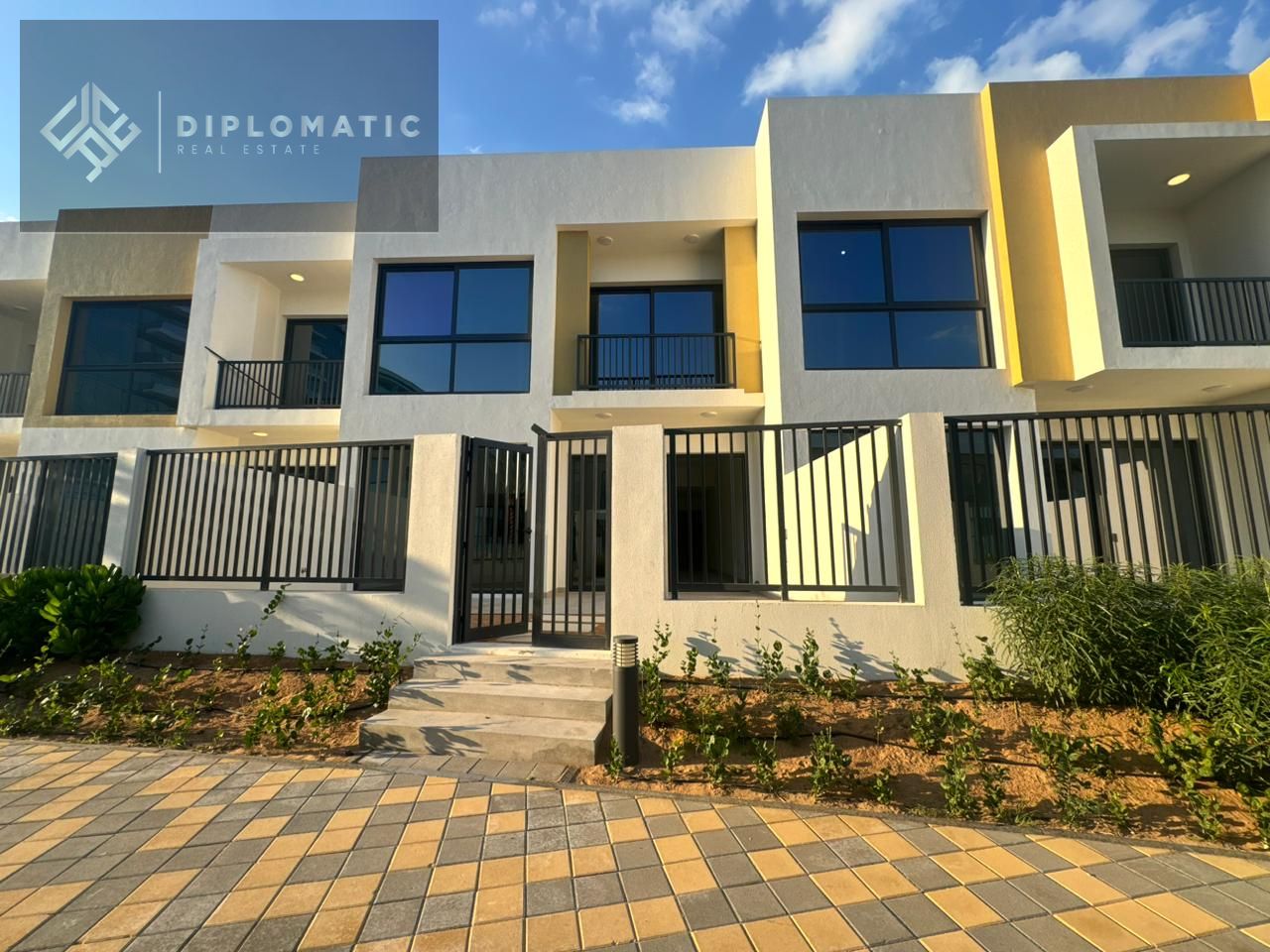 3BR+Maid | private garden | Marbella2 Mina Al Arab
