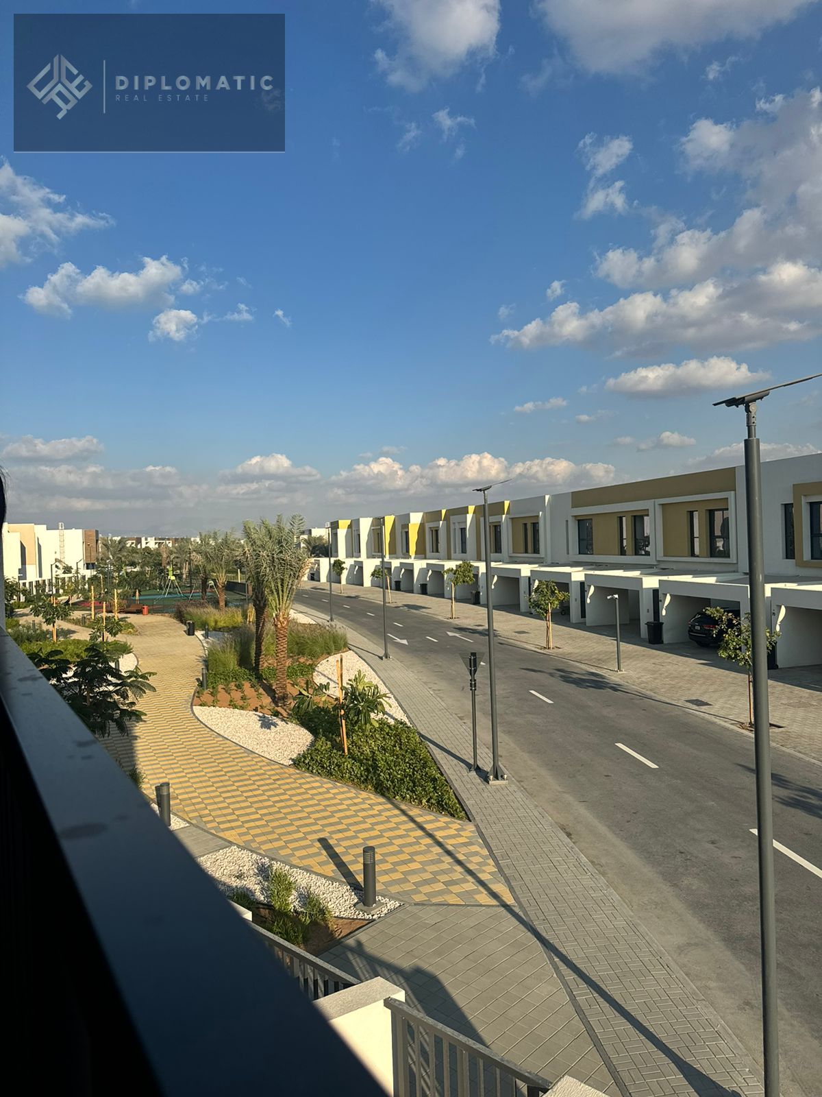 Stanning 2 bedroom Townhouse for rent in mina al Arab