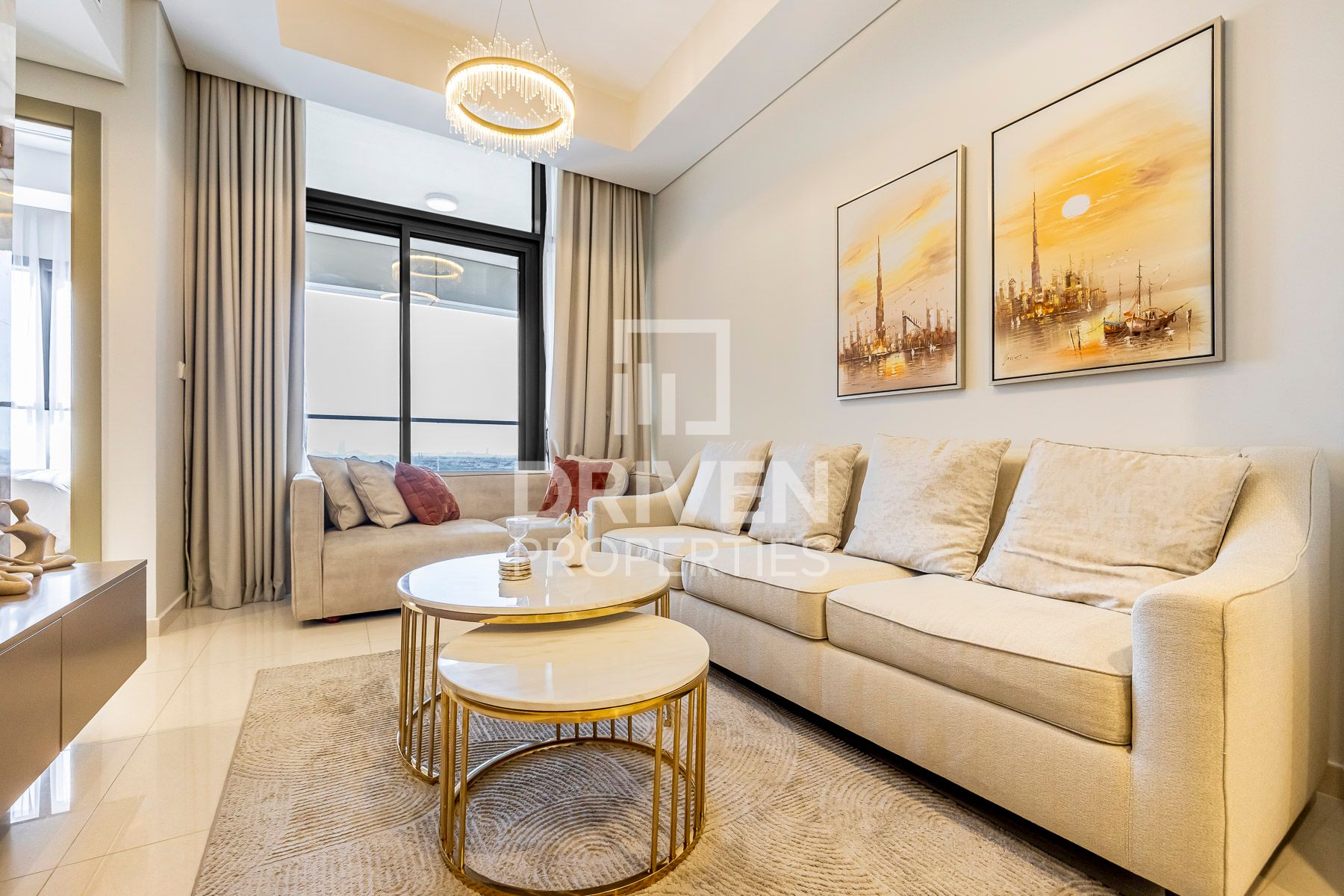 Vacant and Stunning Apt | Fully Furnished