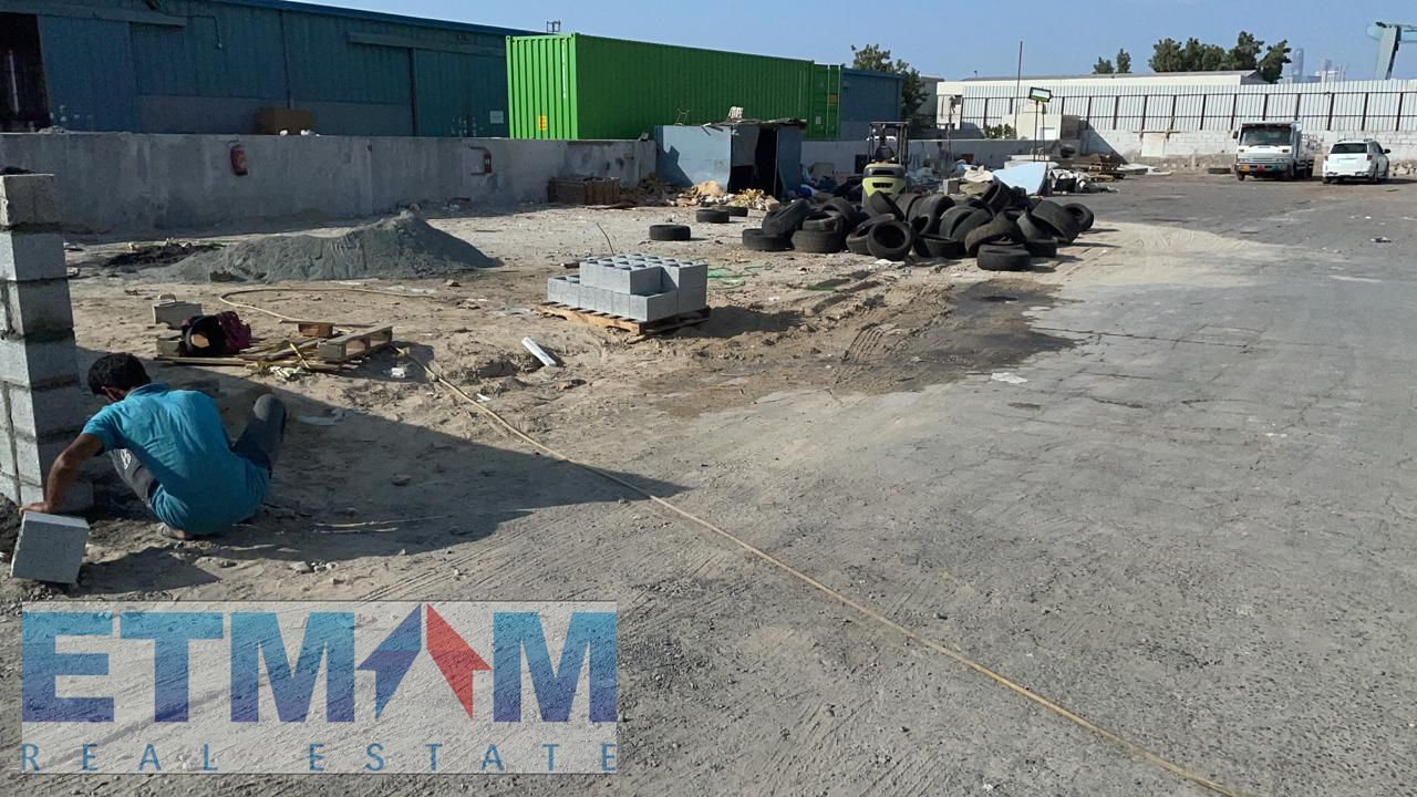Rasal Khor 2, 35000 sqft plot with small office