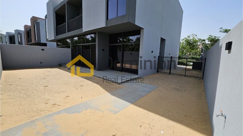 Spacious 3-Bedroom Townhouse in Sendian Masaar/ Corner Unit