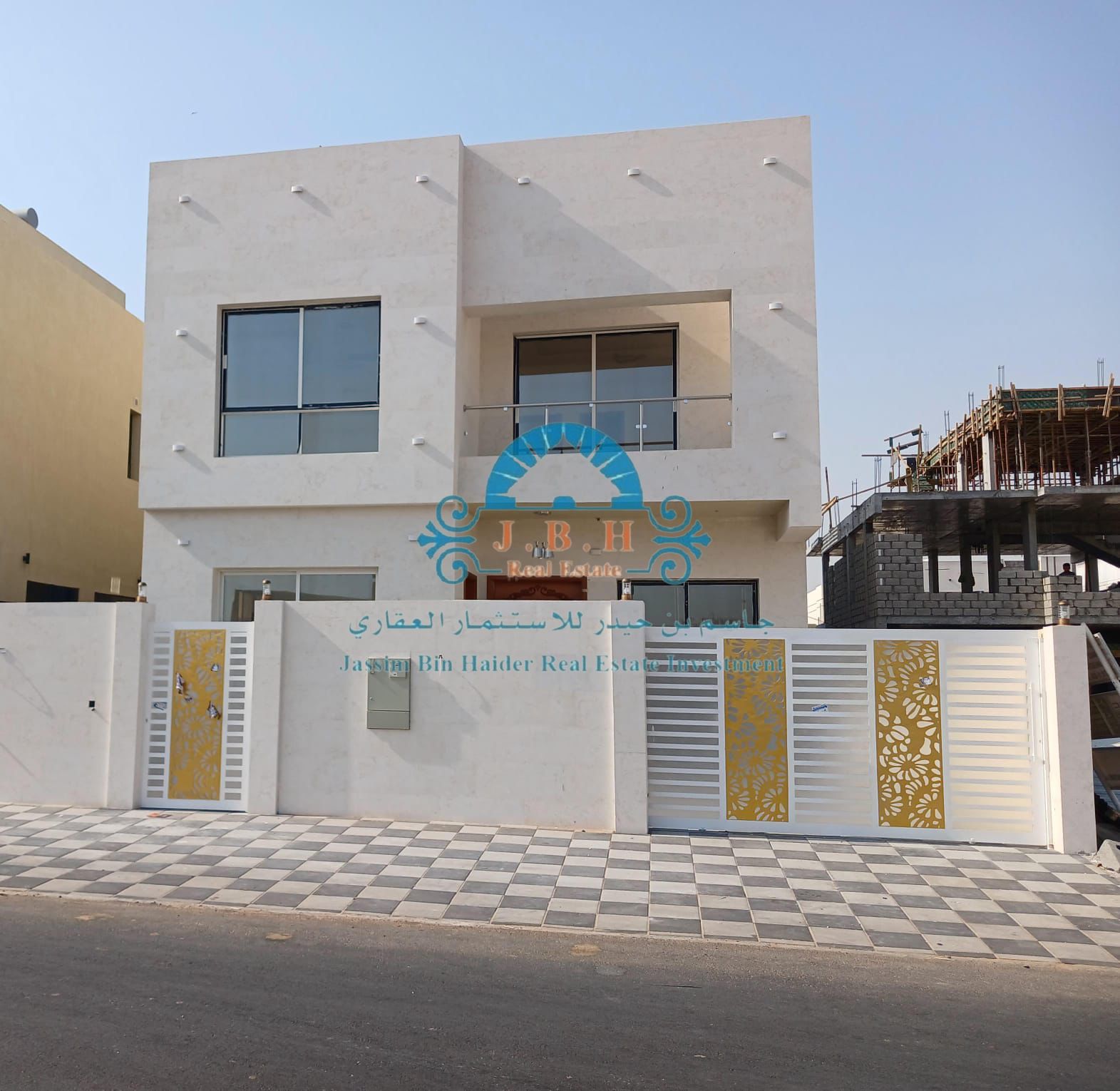 For sale a villa in Ajman, Al Yasmeen area Ground + first + roof Boarding room and hall