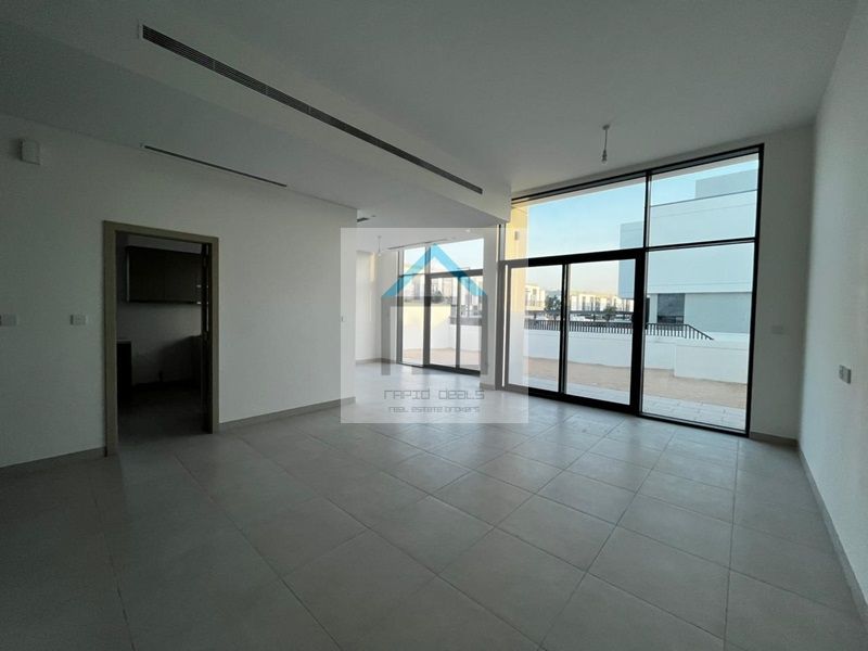 Exclusive - 4BR Townhouse - Near Pool & Park - Corner Unit