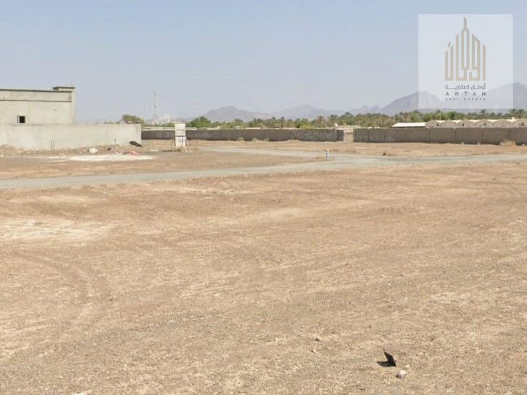 Commercial corner land for sale in installments, excellent location for investment