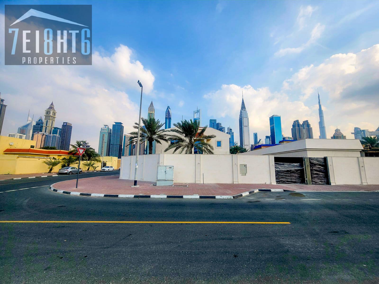 Outstanding property: 10 b/r good quality independent villa + servant quarters + driver room + large garden