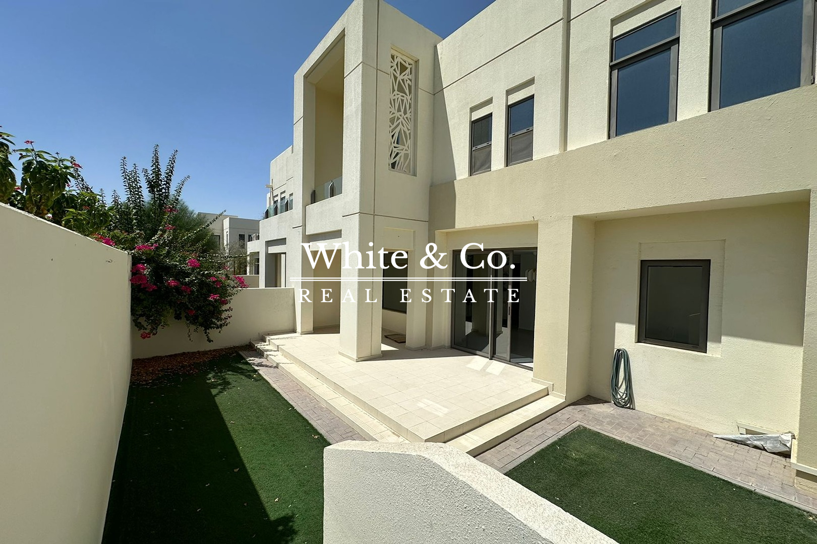 Vacant Mid March | Pool & Park | Spacious