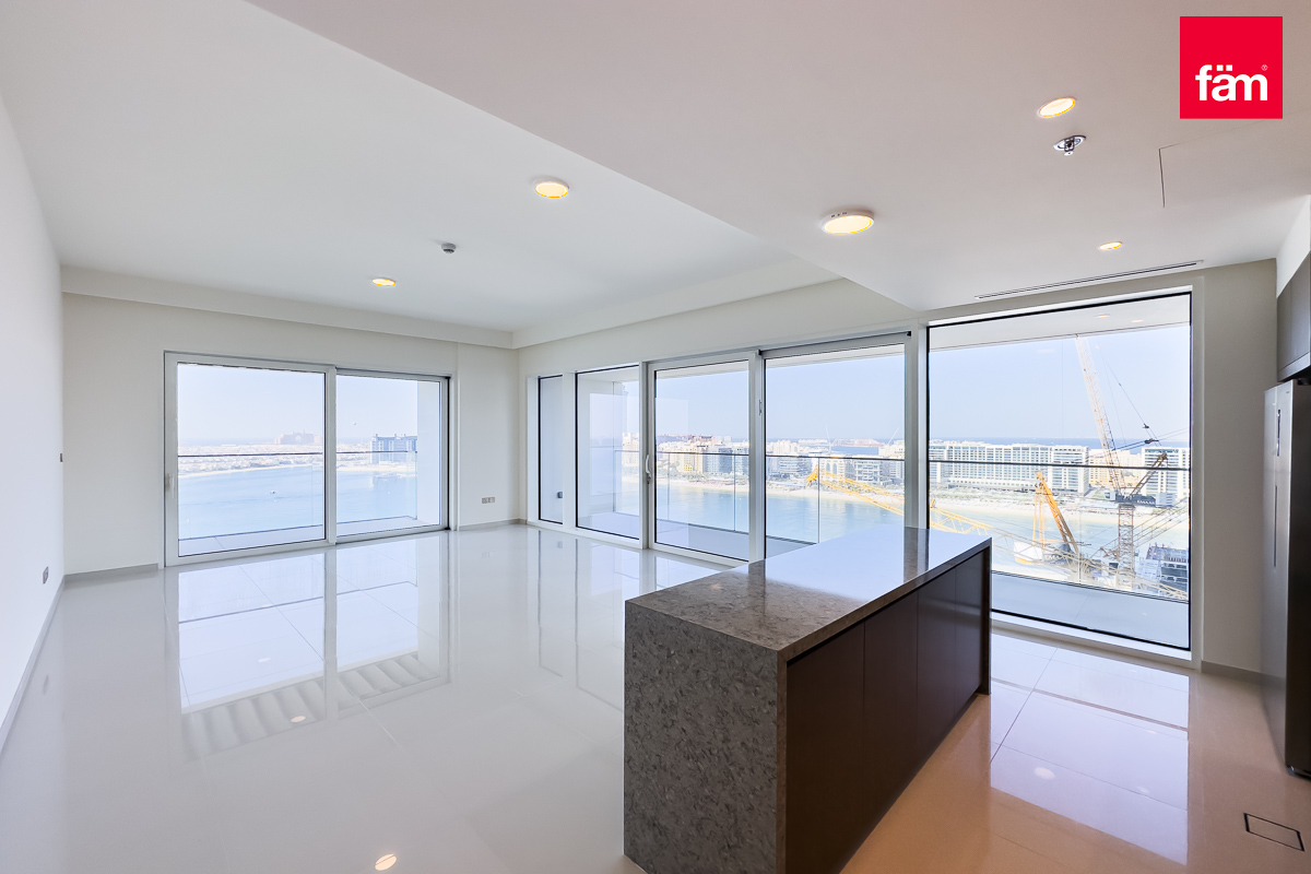 Brand New 2 Bed Full Sea and Palm View
