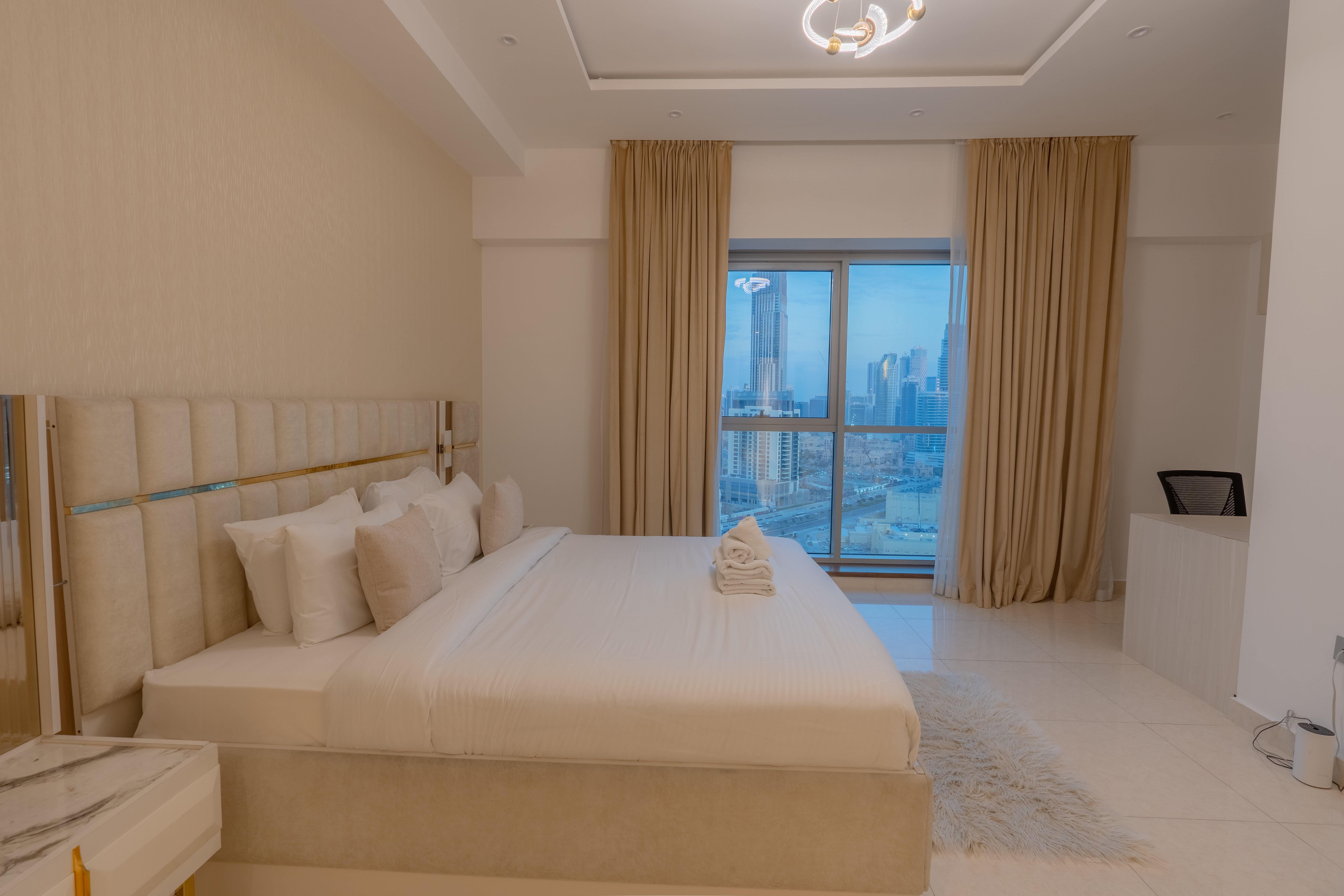 Luxury 3BR+M | Burj Khalifa View | Bills Included