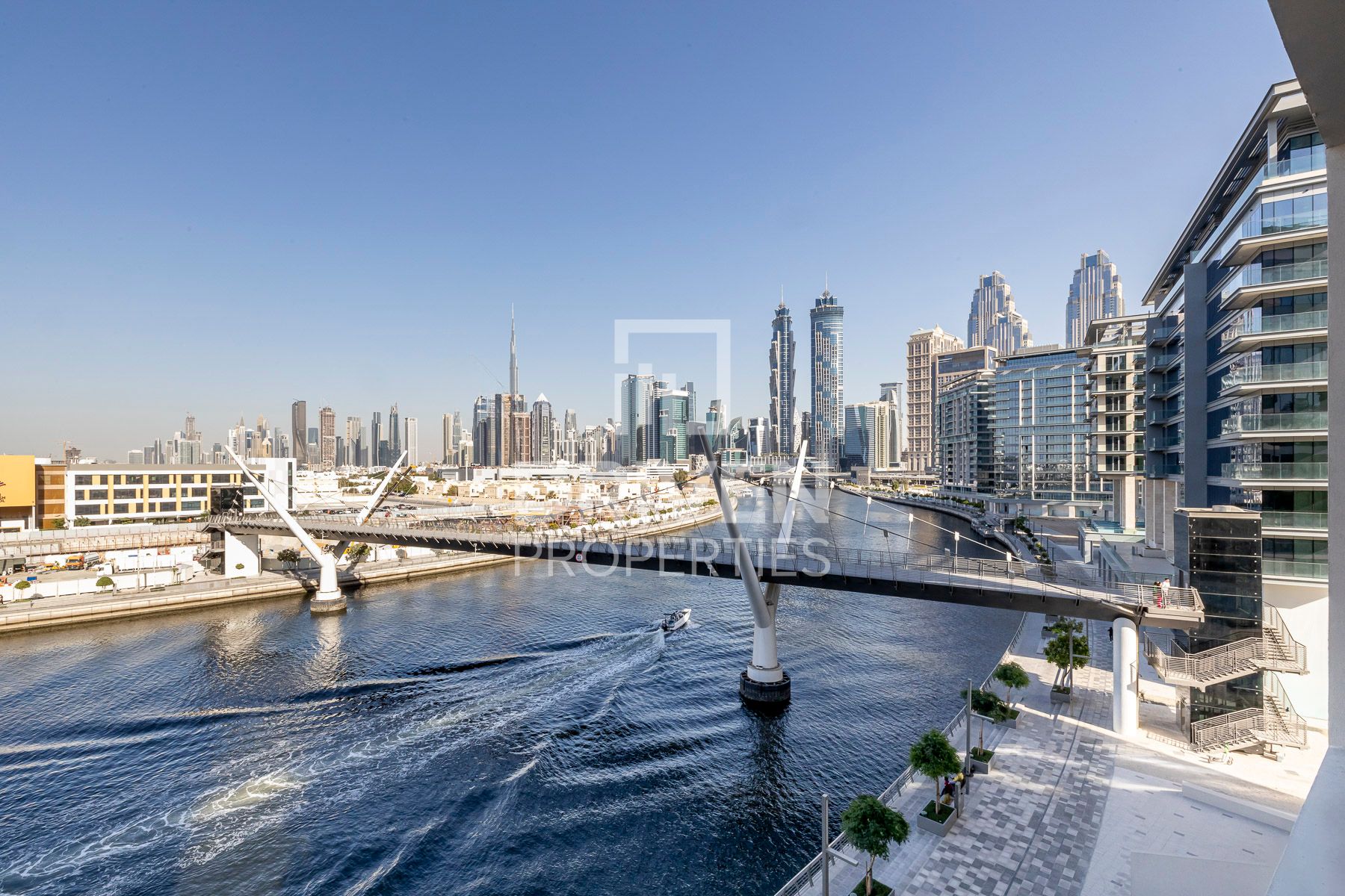Stunning Canal and Burj View | Spacious Layout