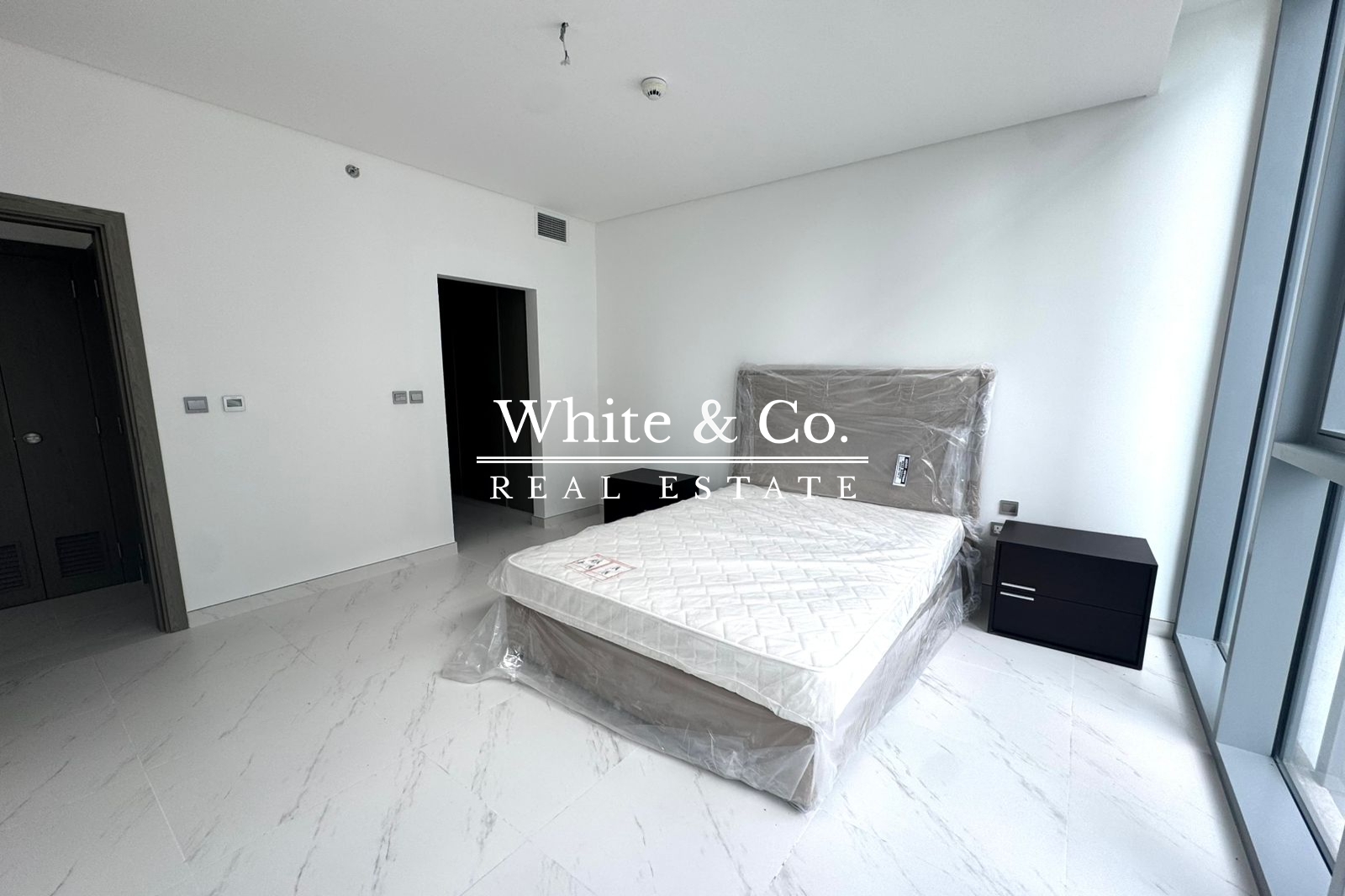 Fully Furnished | 6 Cheques | Vacant Now