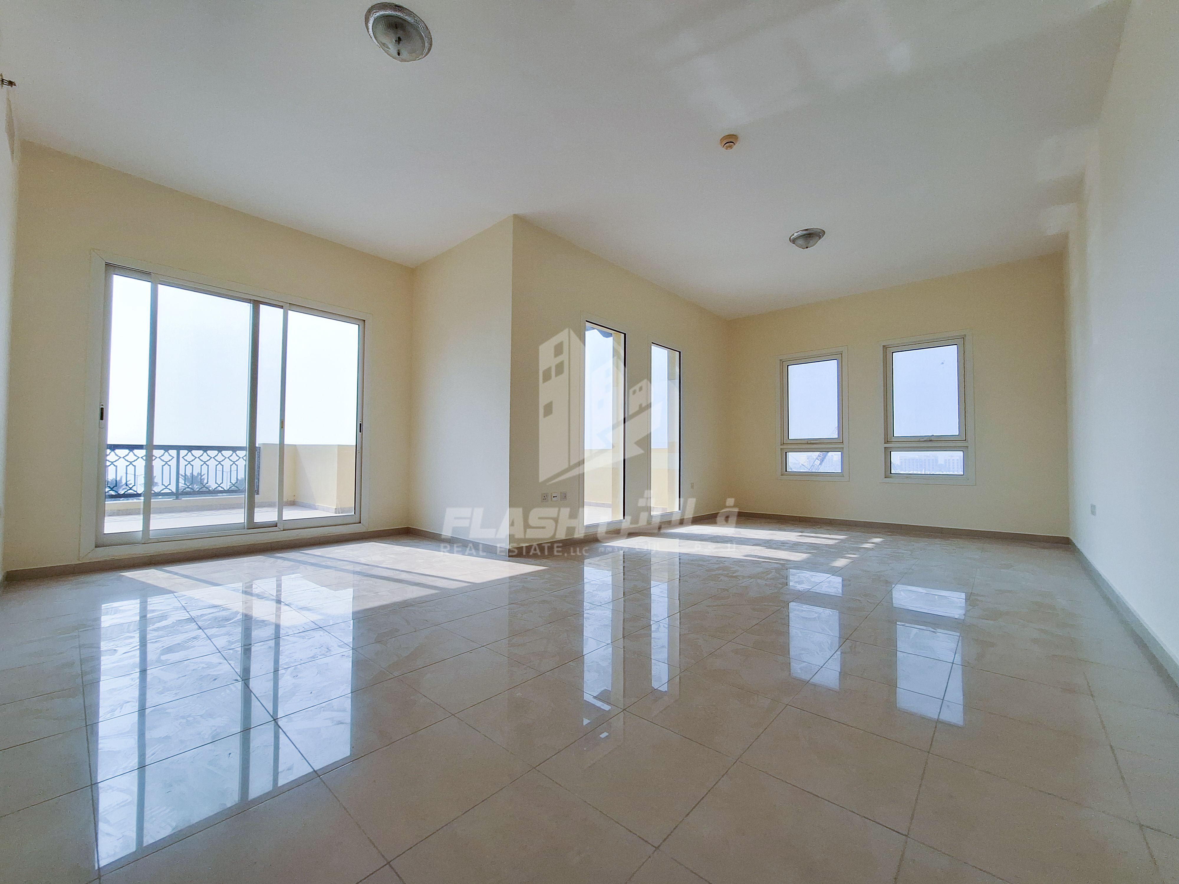 Sea view | Beach Access| Huge Living Area+Terrace