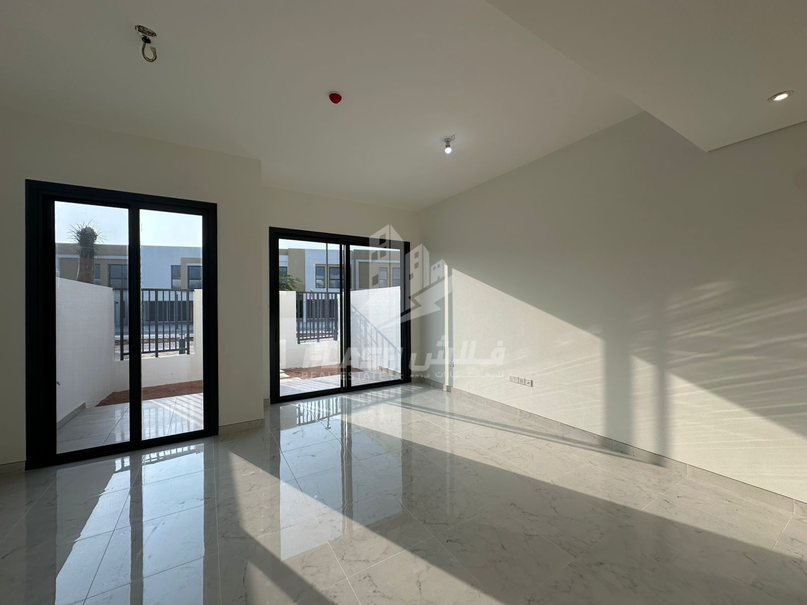 Beach access | Unfurnished | Ready to move
