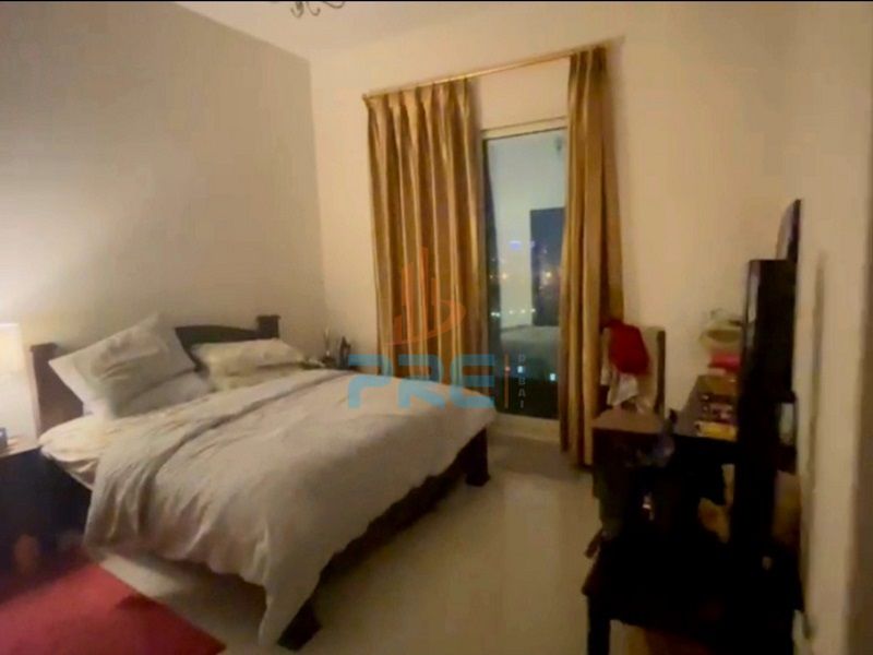 apartment card