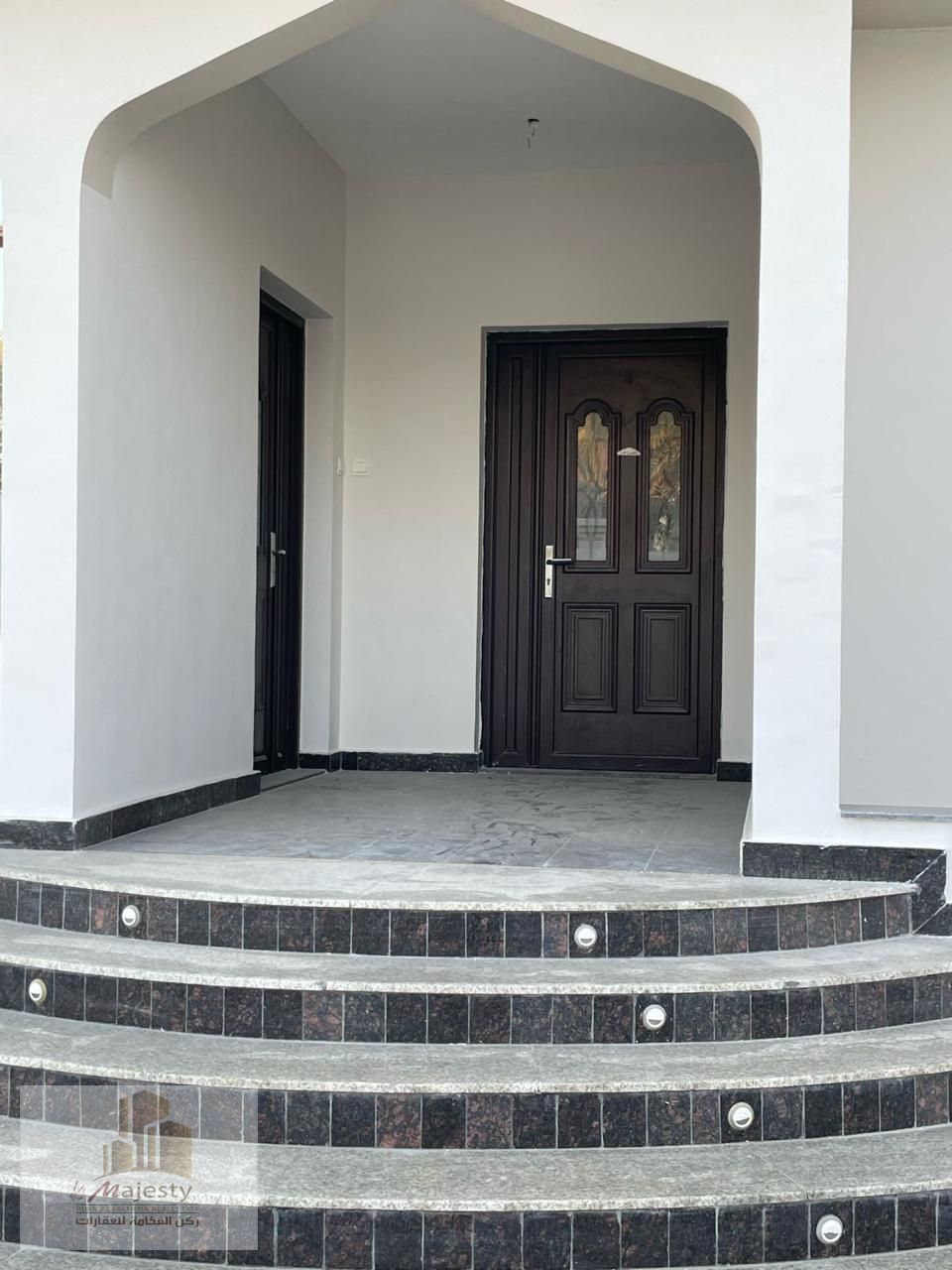 For sale a villa in the Emirate of Sharjah, Al Darari area, excellent location