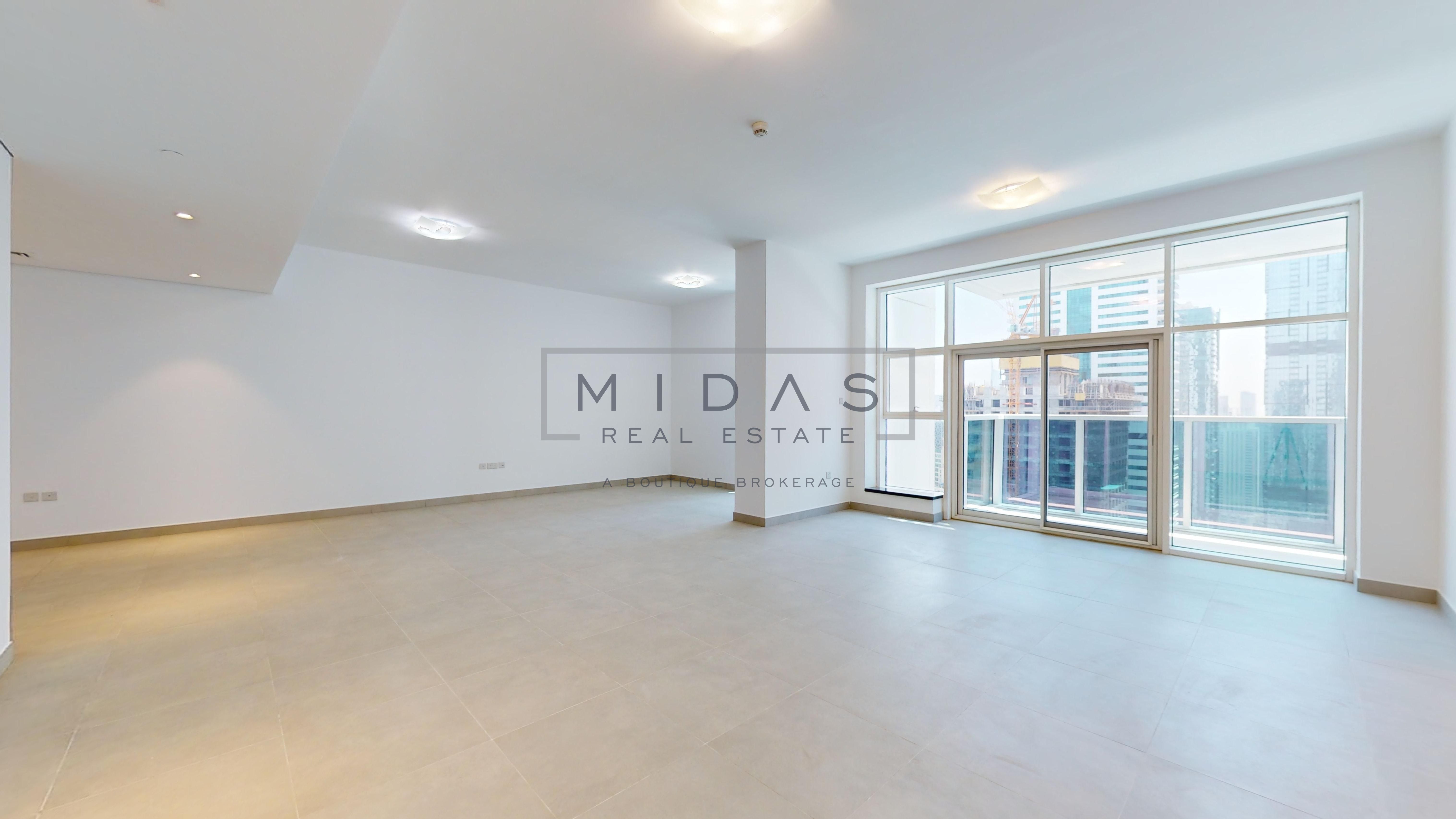 Spacious | unfurnished | Sea view