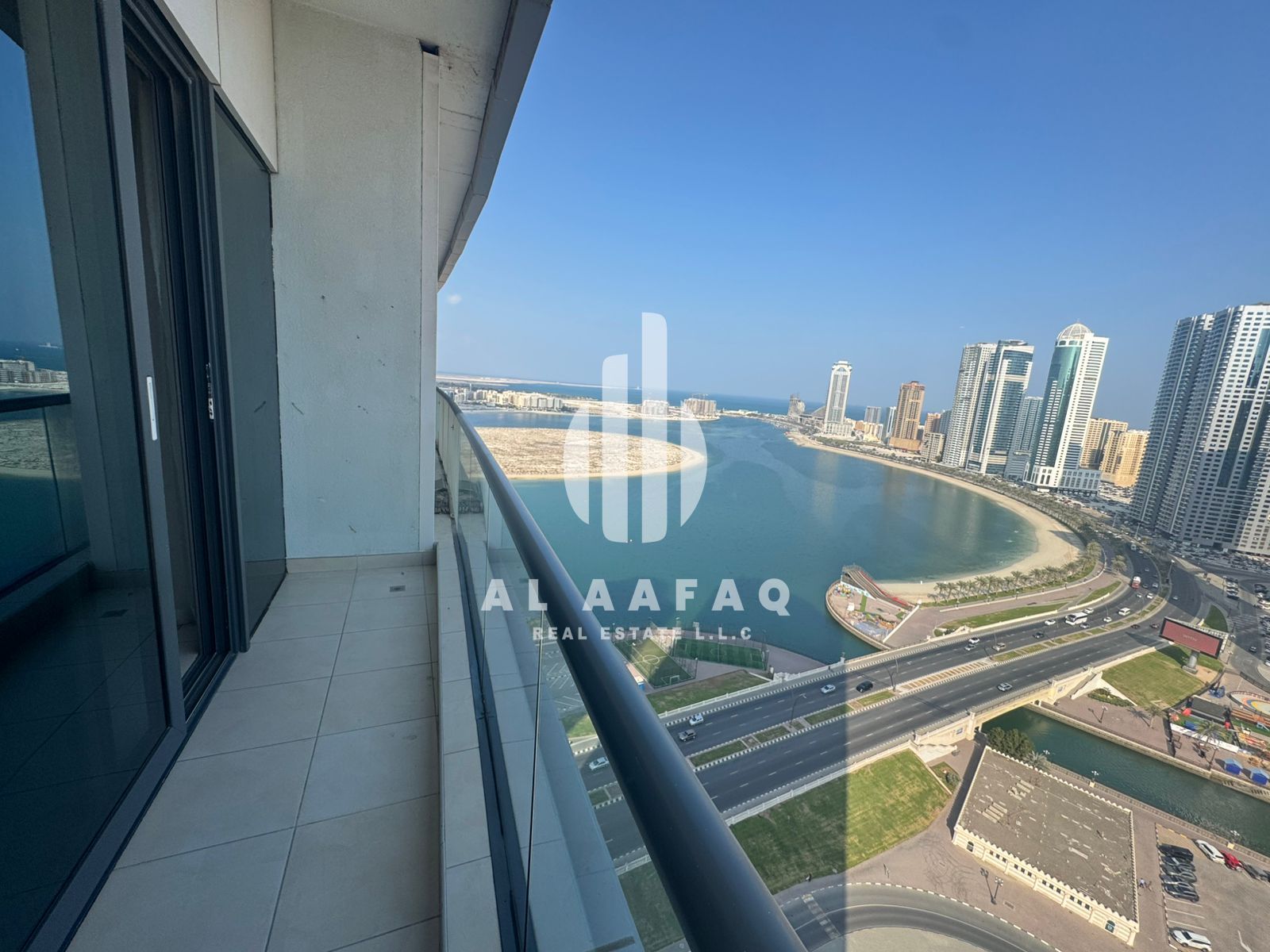 Huge 2BHK|Full Corniche View |Both Master bedrooms | parking free | AC Chiller Free