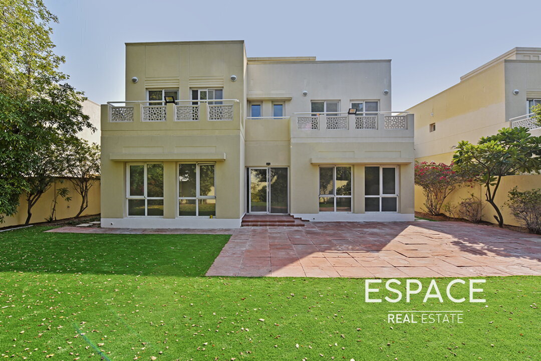 Well Maintained | 5 BR Plus Maids