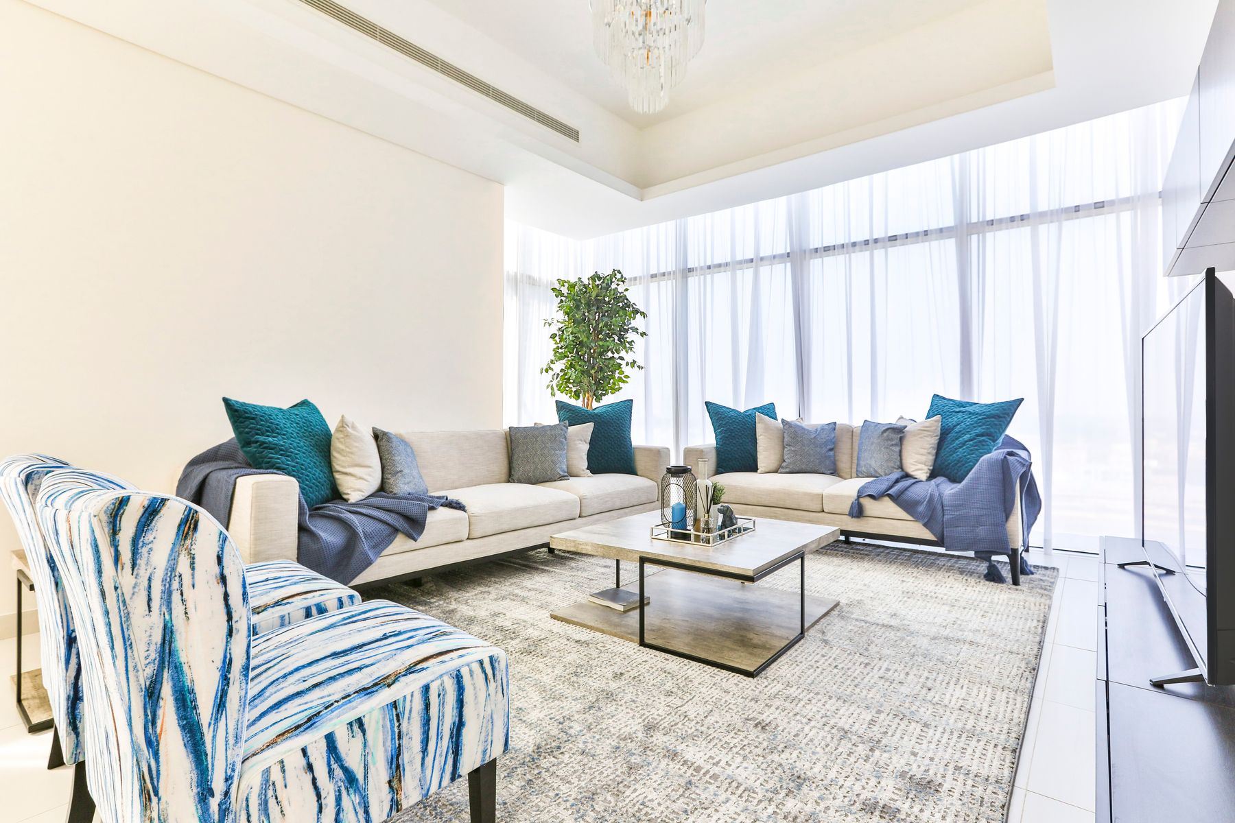 Massive 2 BR + MaidsRoom | Near to Dubai Mall