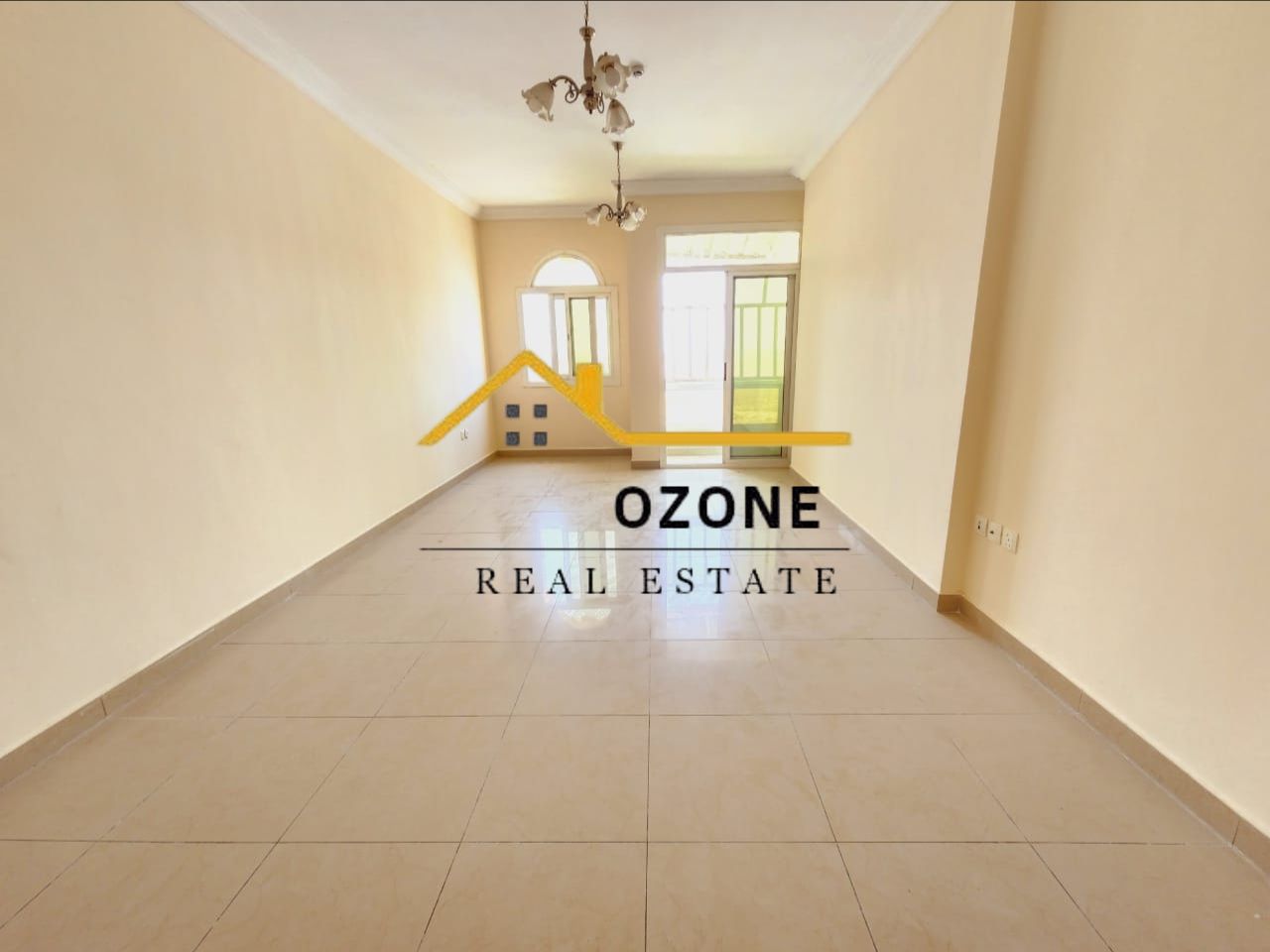 Close To Muwaileh Park\°Family Building\°Parking\Open View Balcony