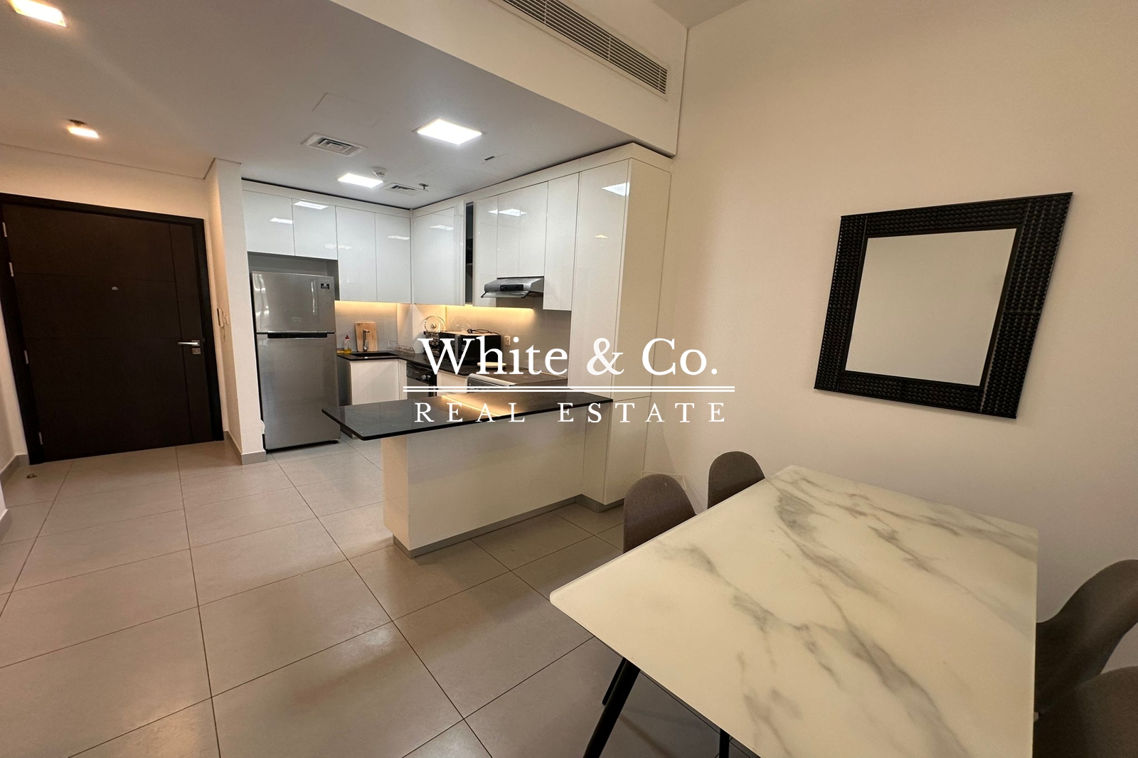 VACANT NOW | 6 CHQS | BRIGHT | MODERN