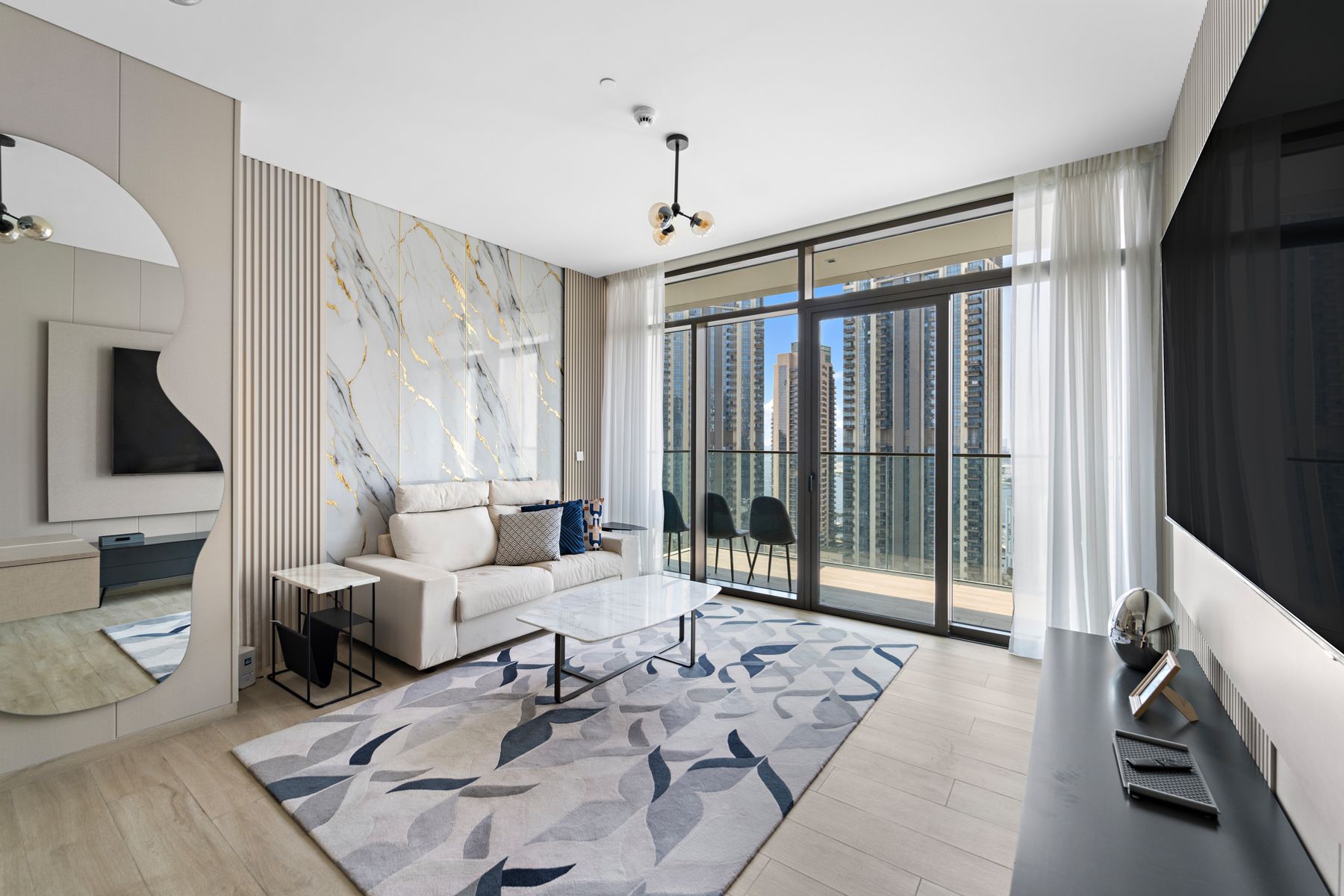1 BR Scenic Lagoon Creek View | Great Amenities