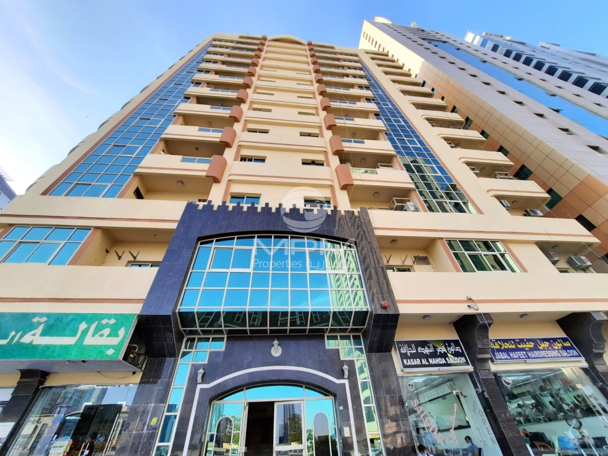 Prime Location Easy Access to Dubai| Balcony