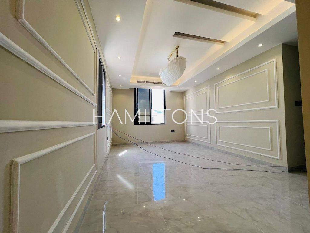 High-Quality Finish | Contemporary Living