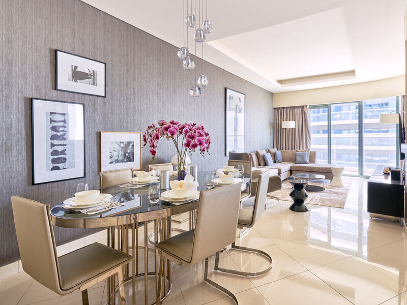 Business Bay | DAMAC Paramount B | 3BR | Free WiFi