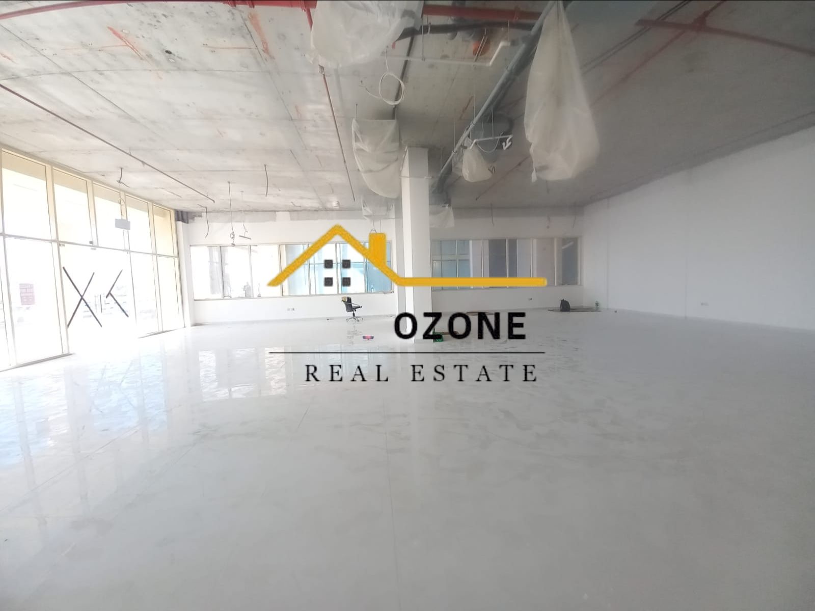 Brand New Shop\°°Prime Location\°°Croweded Area