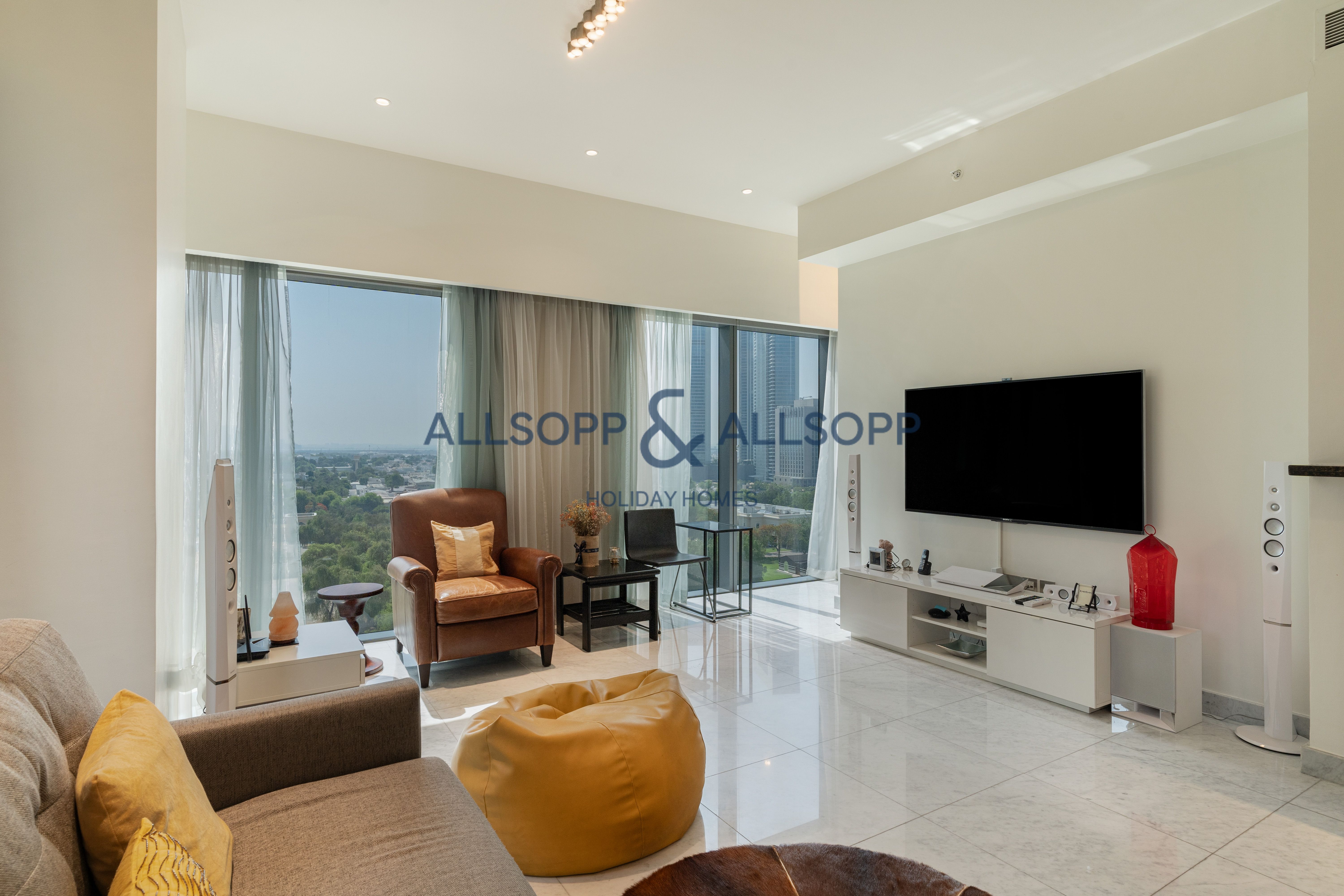 Close to Metro 1 Bedroom at Central Park Towers, DIFC