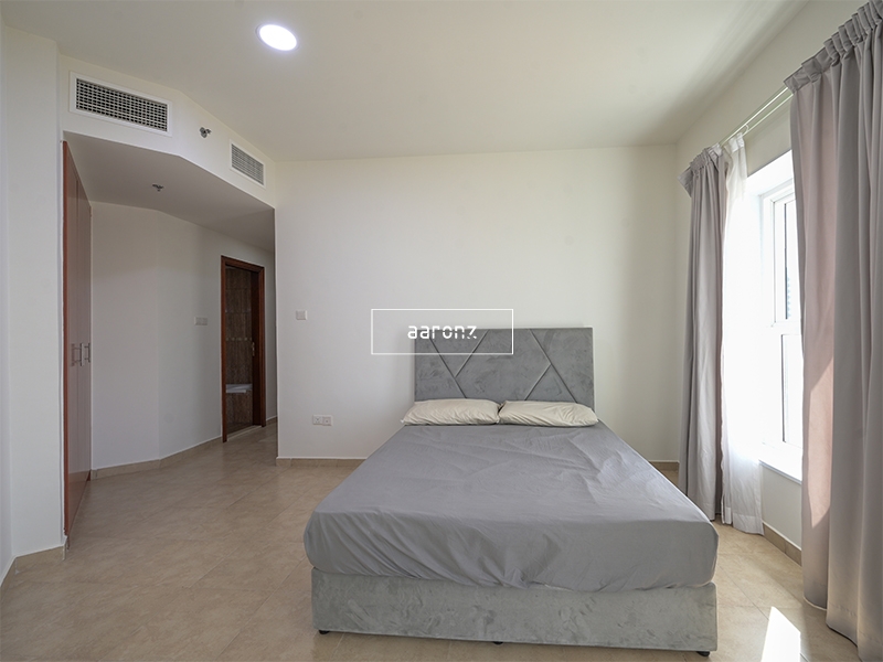 apartment card