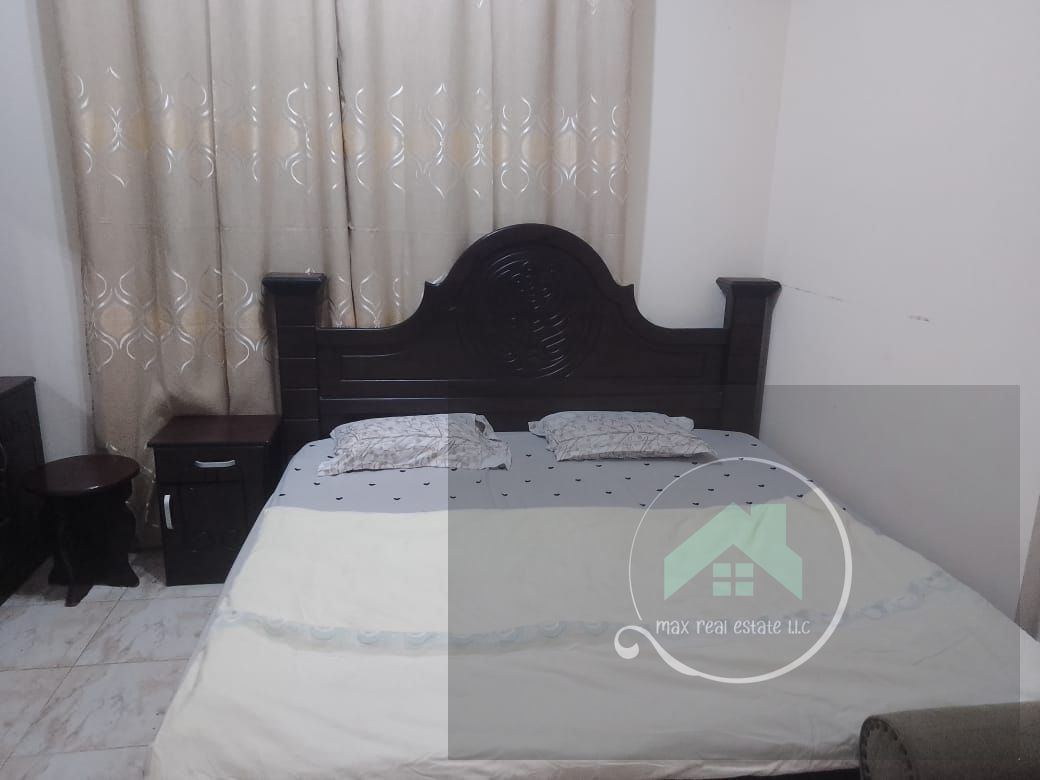 Monthly furnished studio, including bills, water, electricity, internet, cleaning, maintenance, gas, everything in the office, 2400, close to all serv
