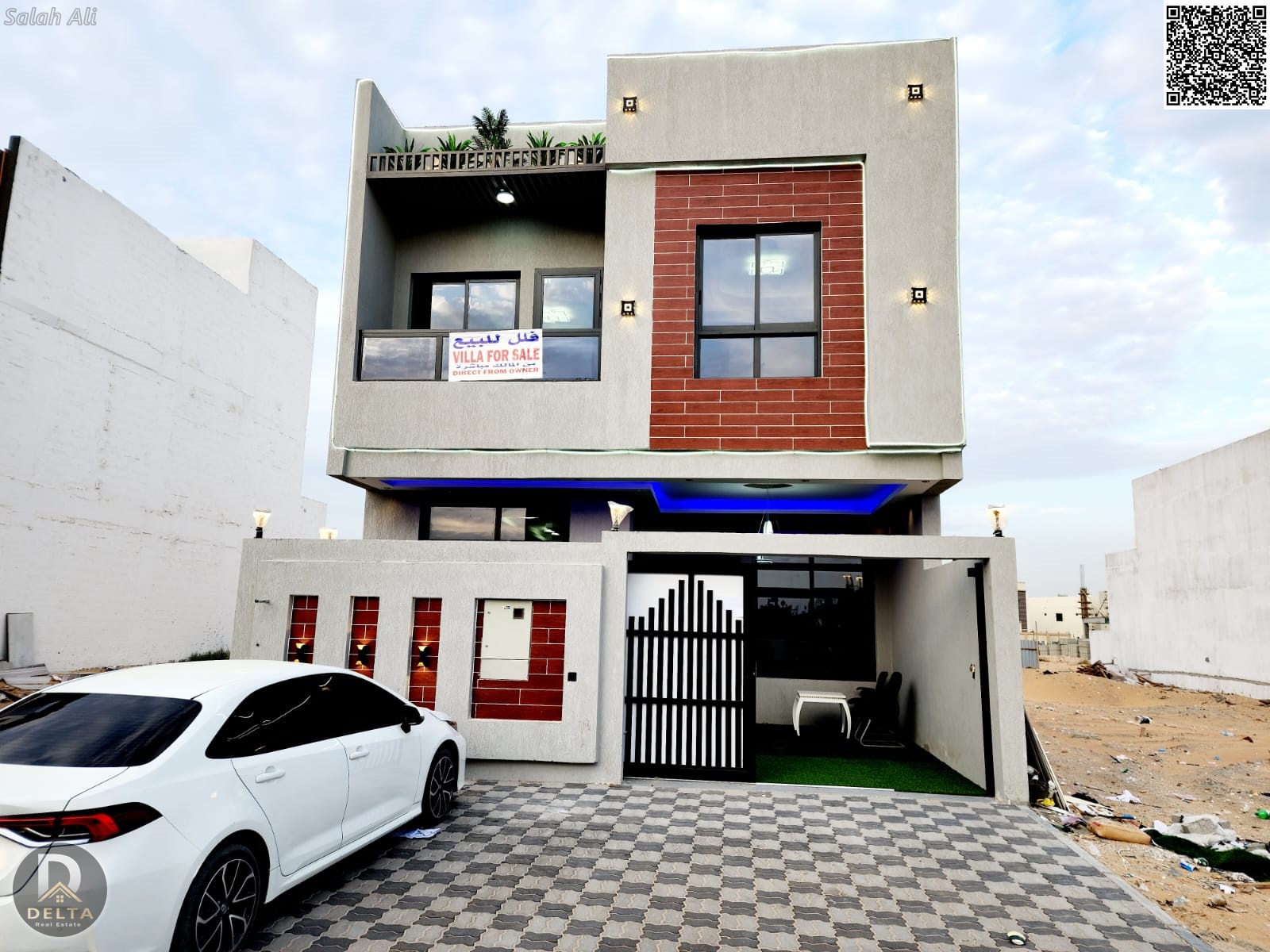 Luxurious townhouse, 5 large master bedrooms, two floors and a roof, at a bargain price, including registration fees