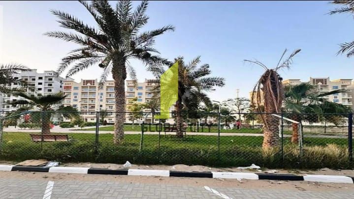 2 bed rooms apartment availble in ameera village for sale