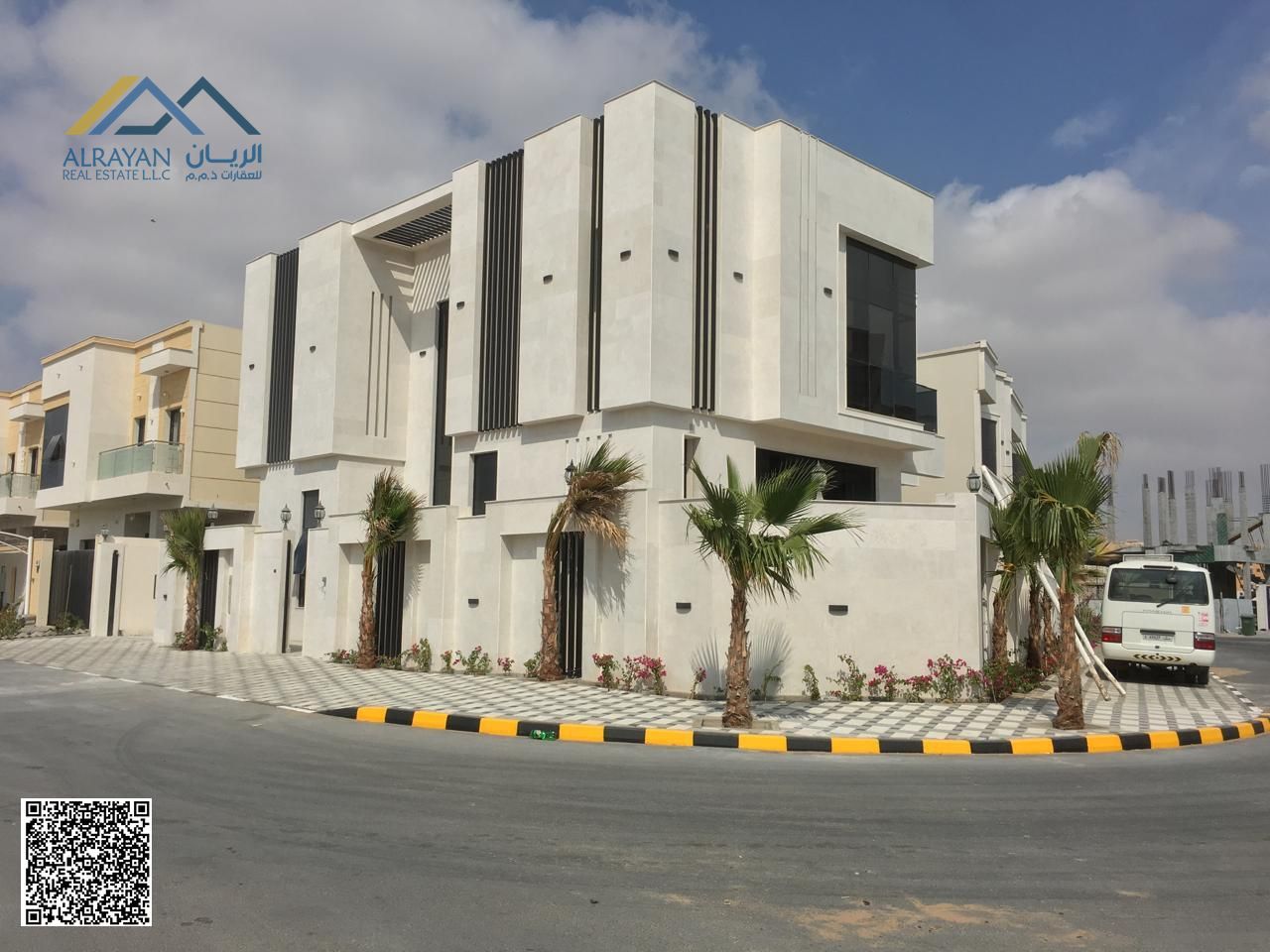 For sale, a luxurious corner villa with a very large area, new, two floors, at a special price