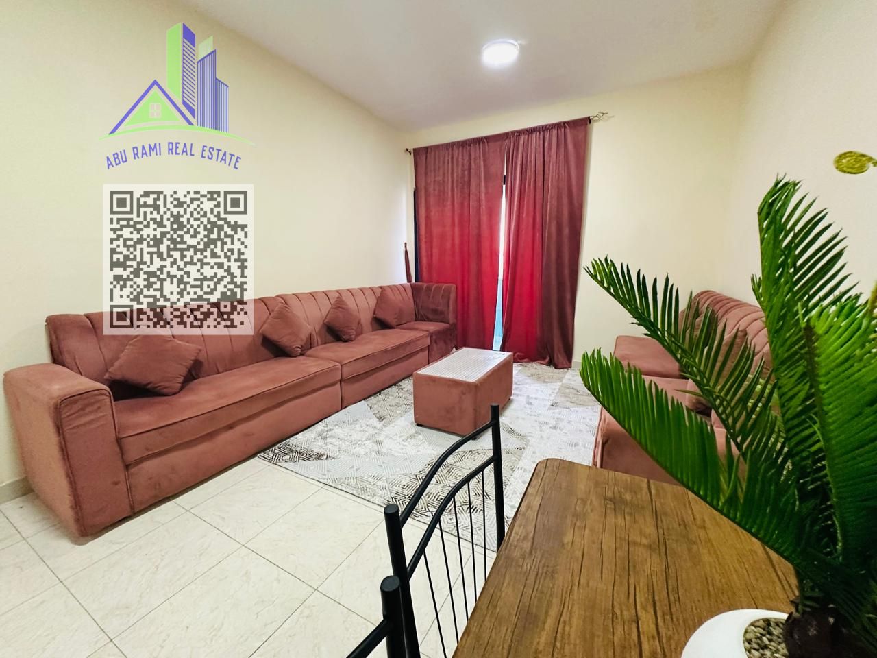 Available now: two rooms and a living room with direct sea view, best price