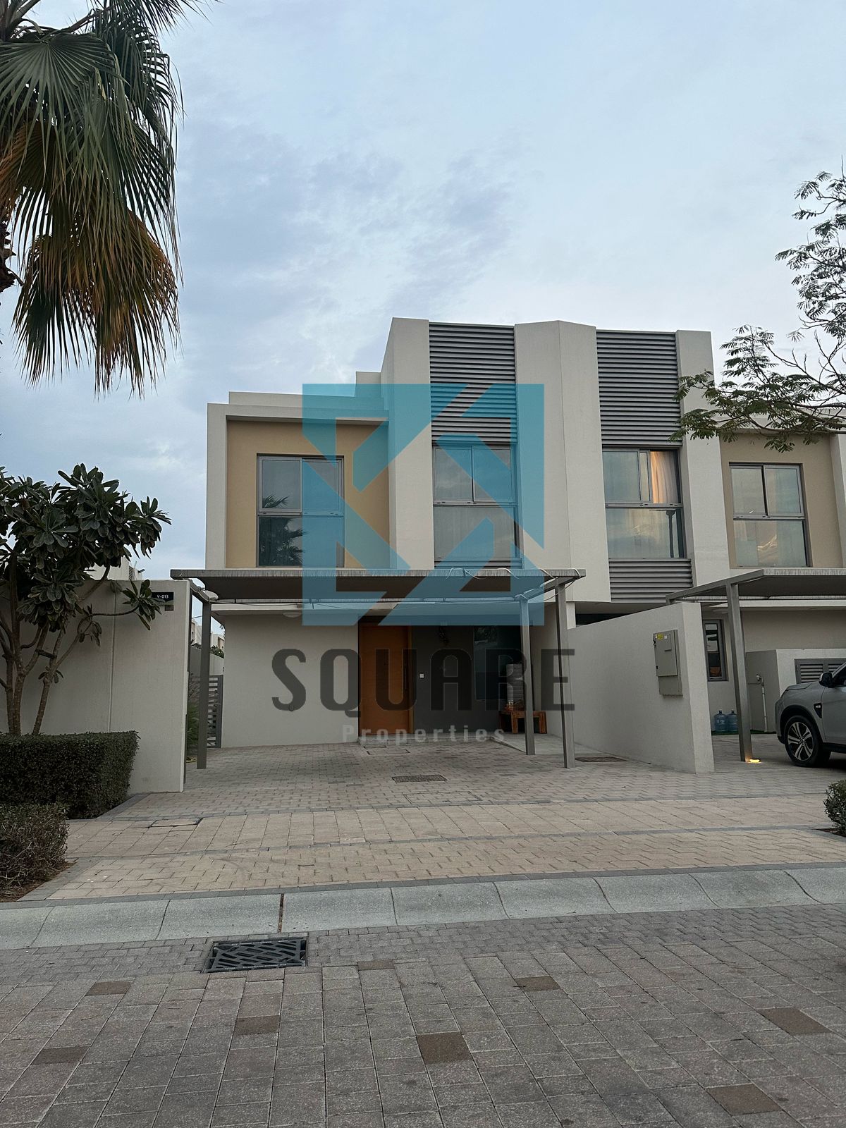 Luxurious 3-Bedroom Townhouse in Zahia