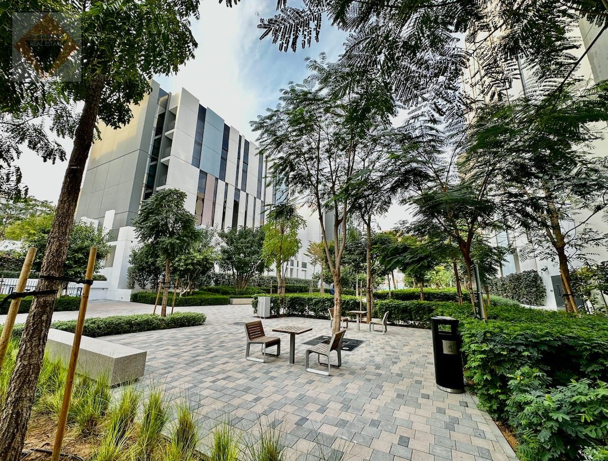 Spacious Studio with Appliances & Ample Living Space