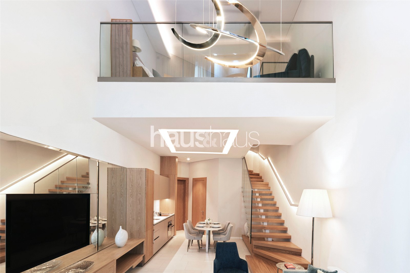 Stunning Loft Layout | Luxury Living | Serviced