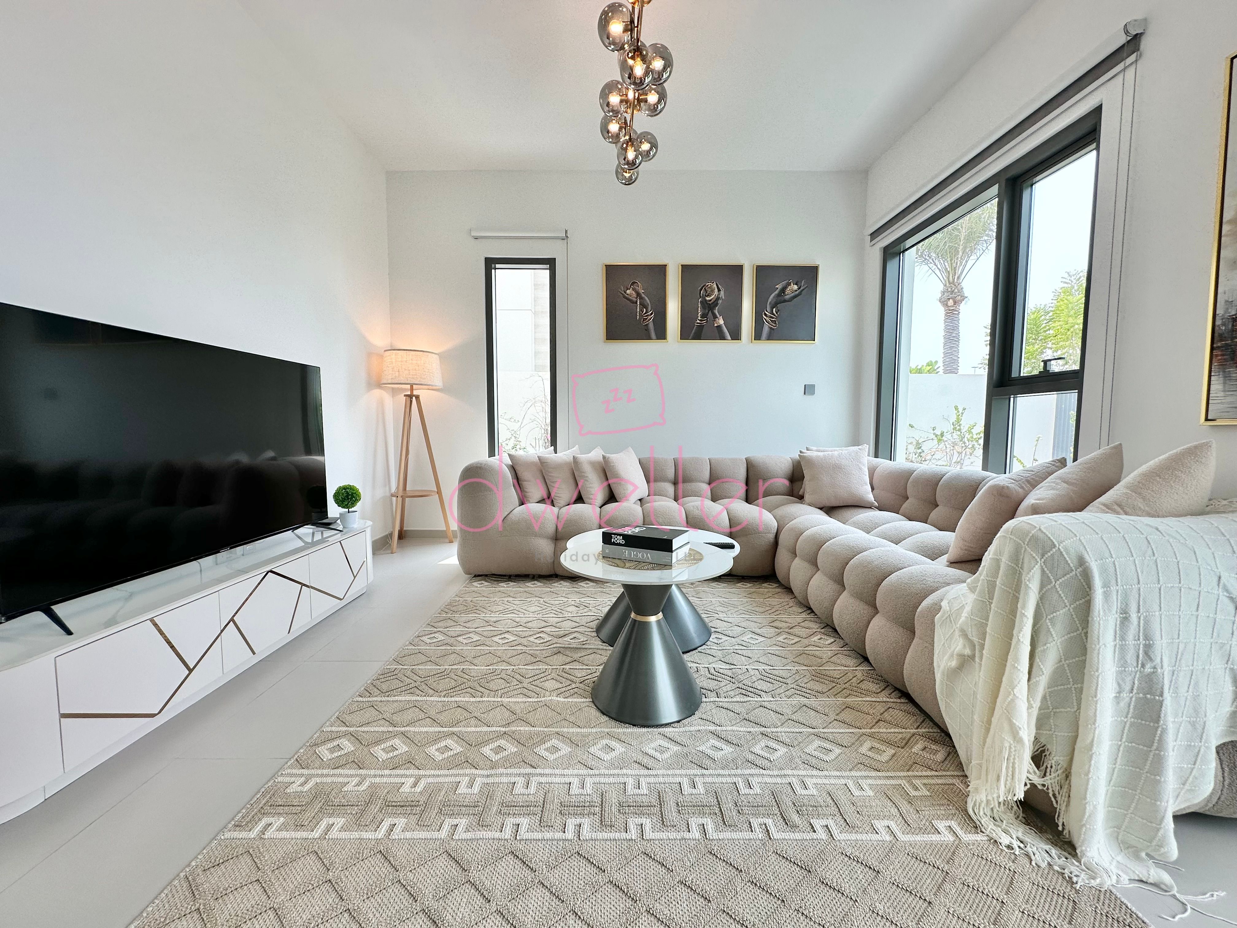 Chic & Peaceful Dubai Family Villa - Sleep 9