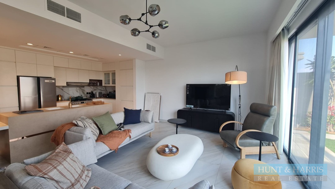 5 Bedroom Beach Front Villa fo...