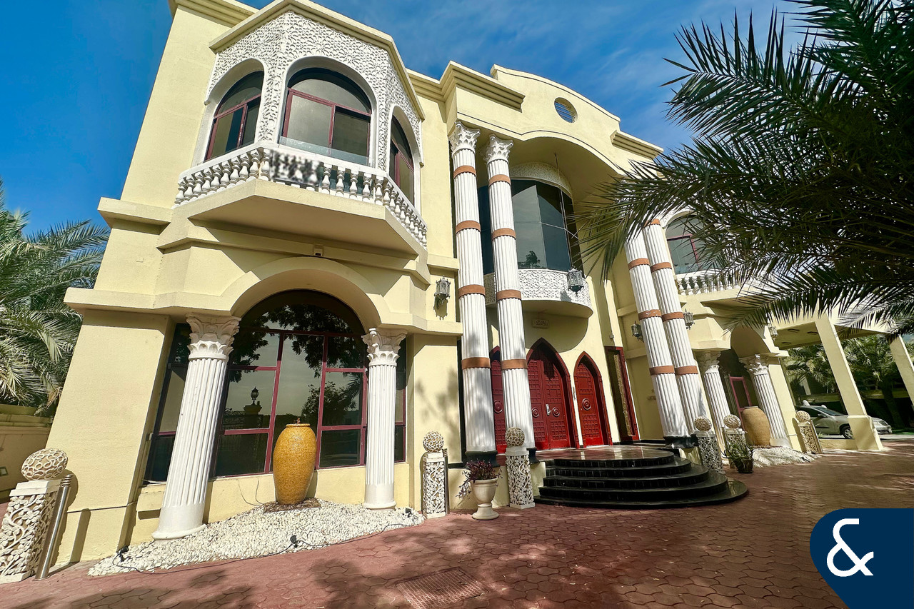 Grand Entrance | Lake Views