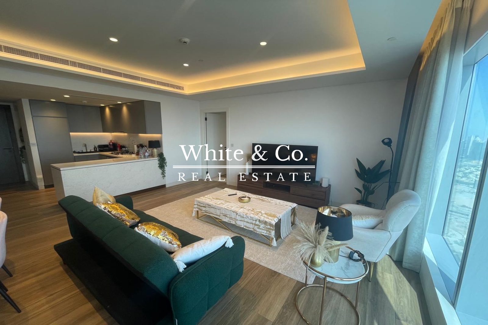 Furnished | Stunning View | Avail Mar End