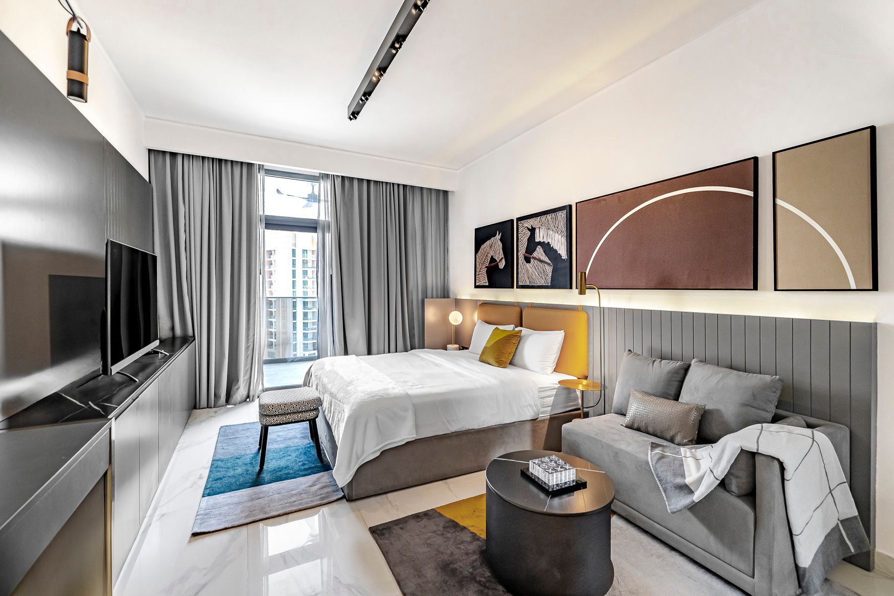 Spacious Studio with Canal View | All Bills Included
