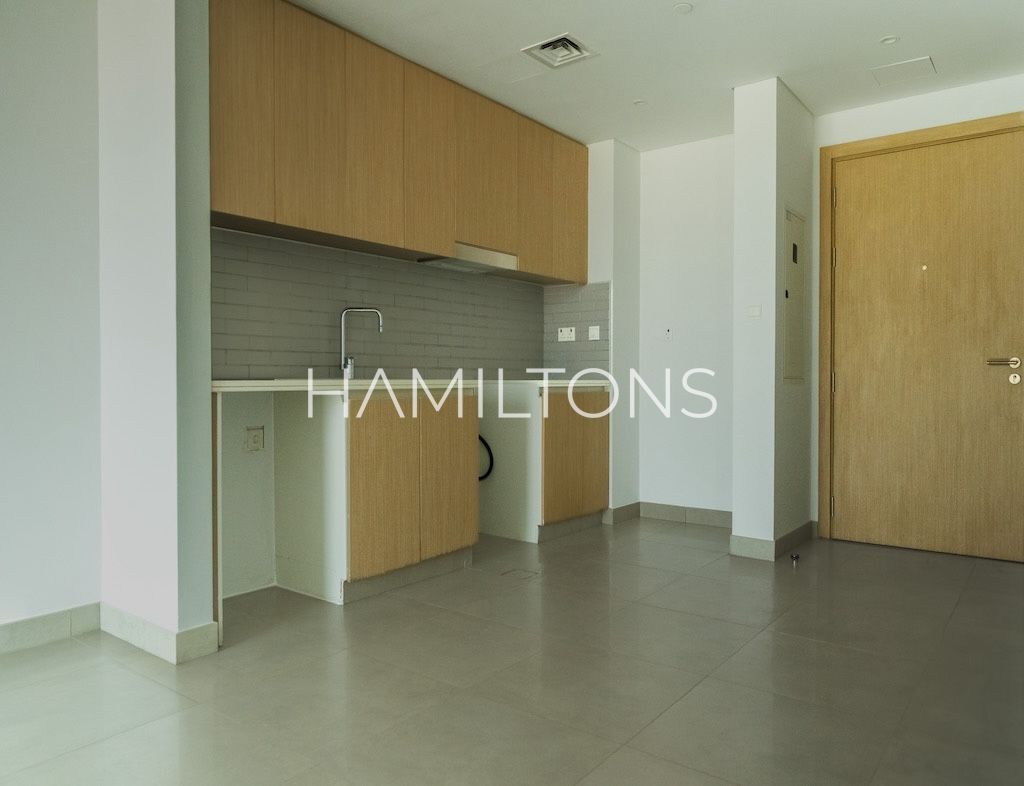 Luxury Apartment | Prime Location | Resale