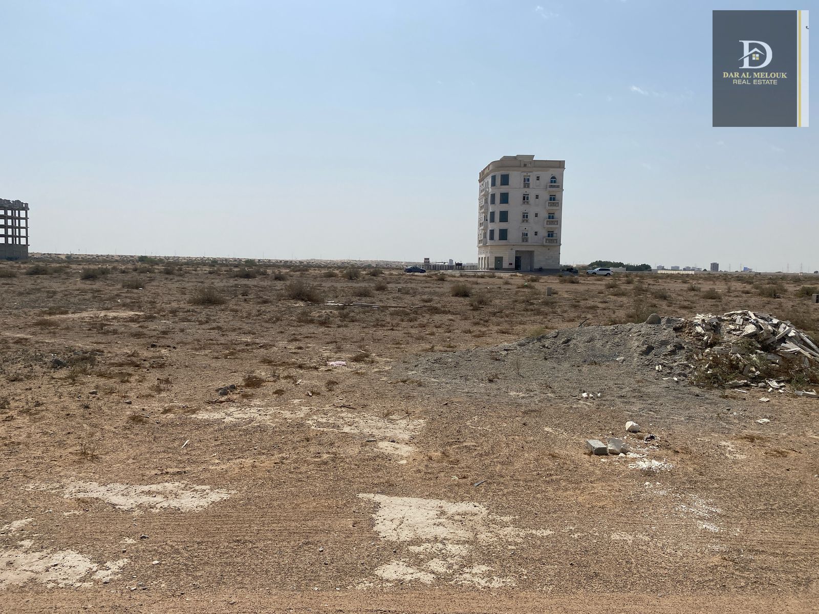 For sale in Sharjah Al Malha area A commercial residential plot of land, area 3059 feet A very distinguished location on a 24-meter street