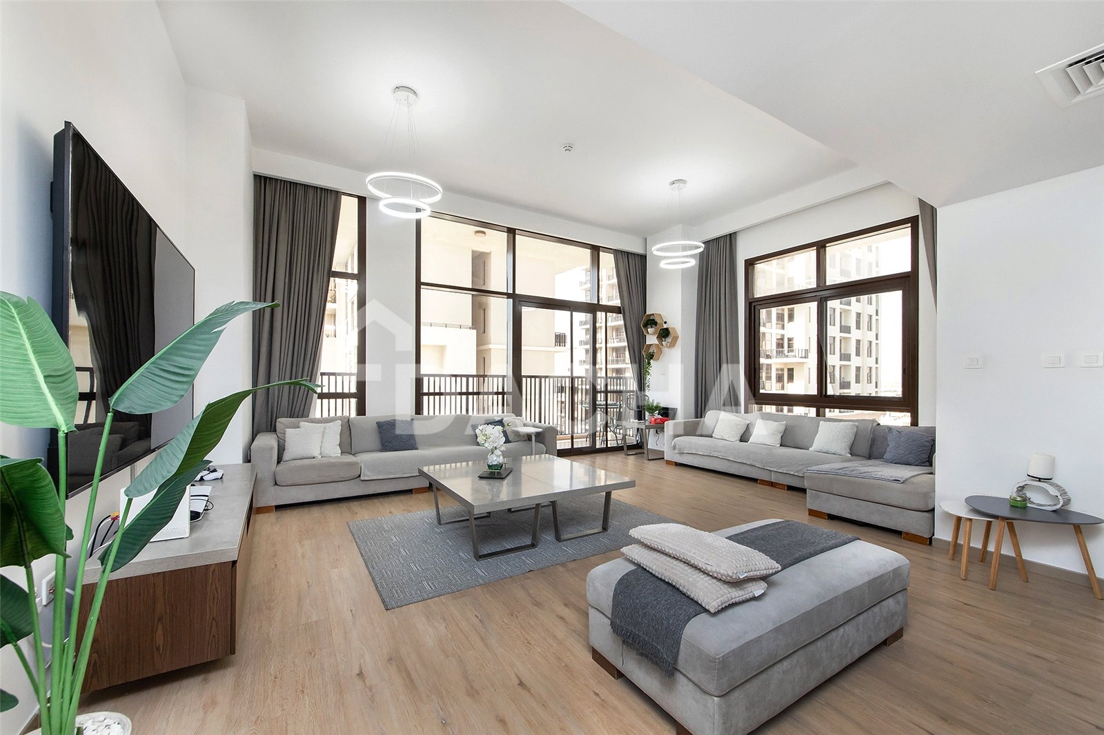 apartment card