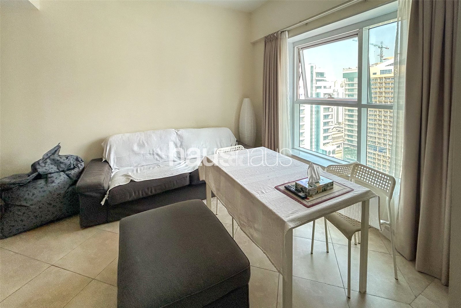 apartment card