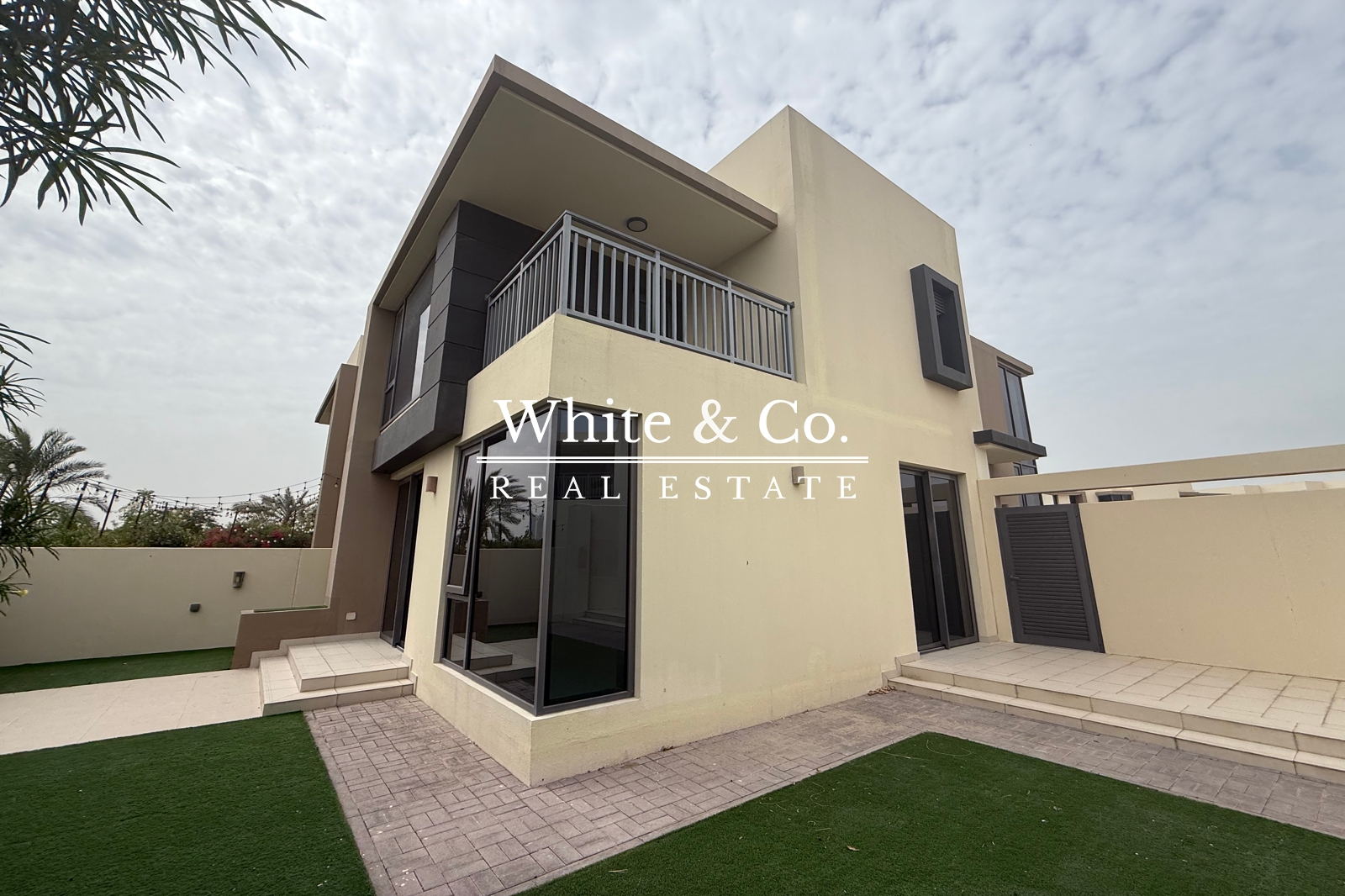 Single Row | Corner Unit | Ready to Move